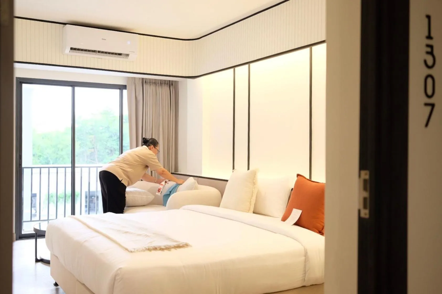 Bed in Pillow B Hotel