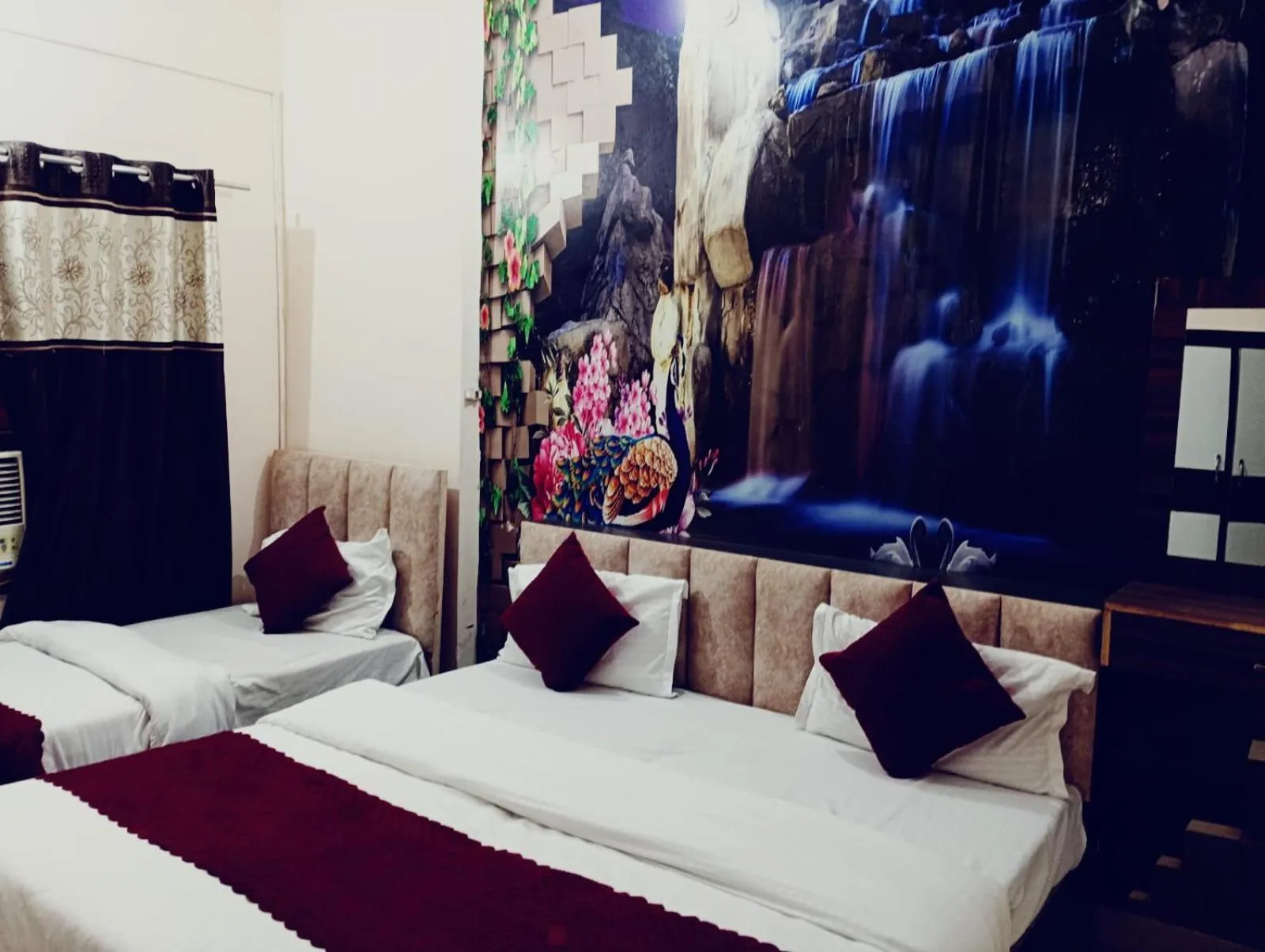 Bed in Hotel Bella Vista Inn