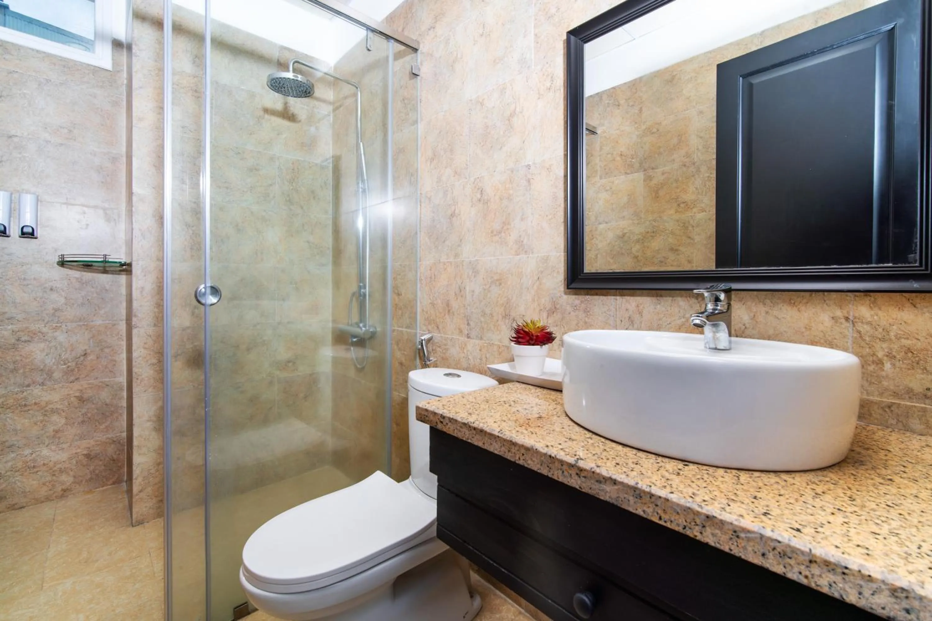 Shower in Elites Hotel