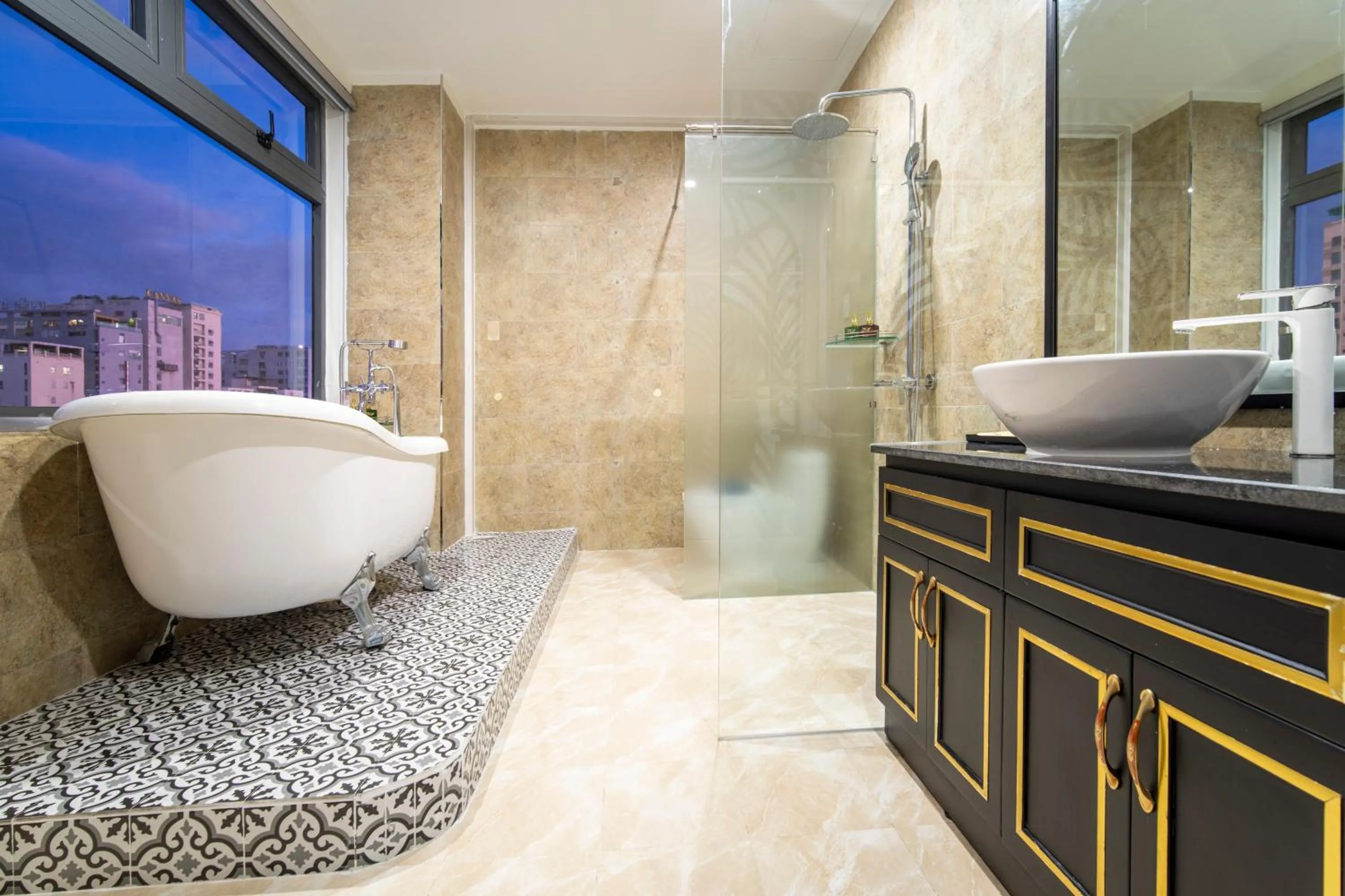 Shower in Elites Hotel