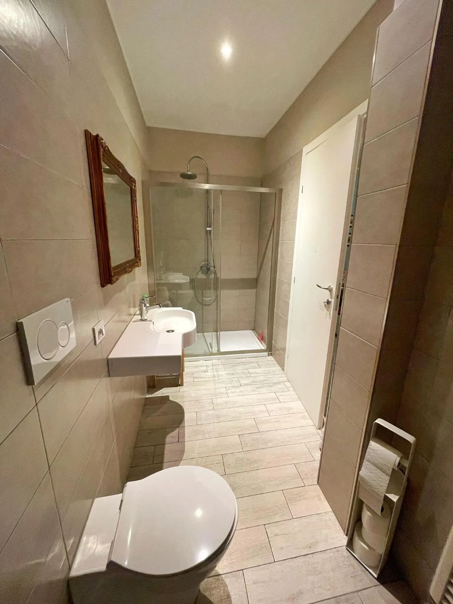 Alla Scaletta - Stanze con Bagno Privato e WiFi a Pochi Passi dal Duomo