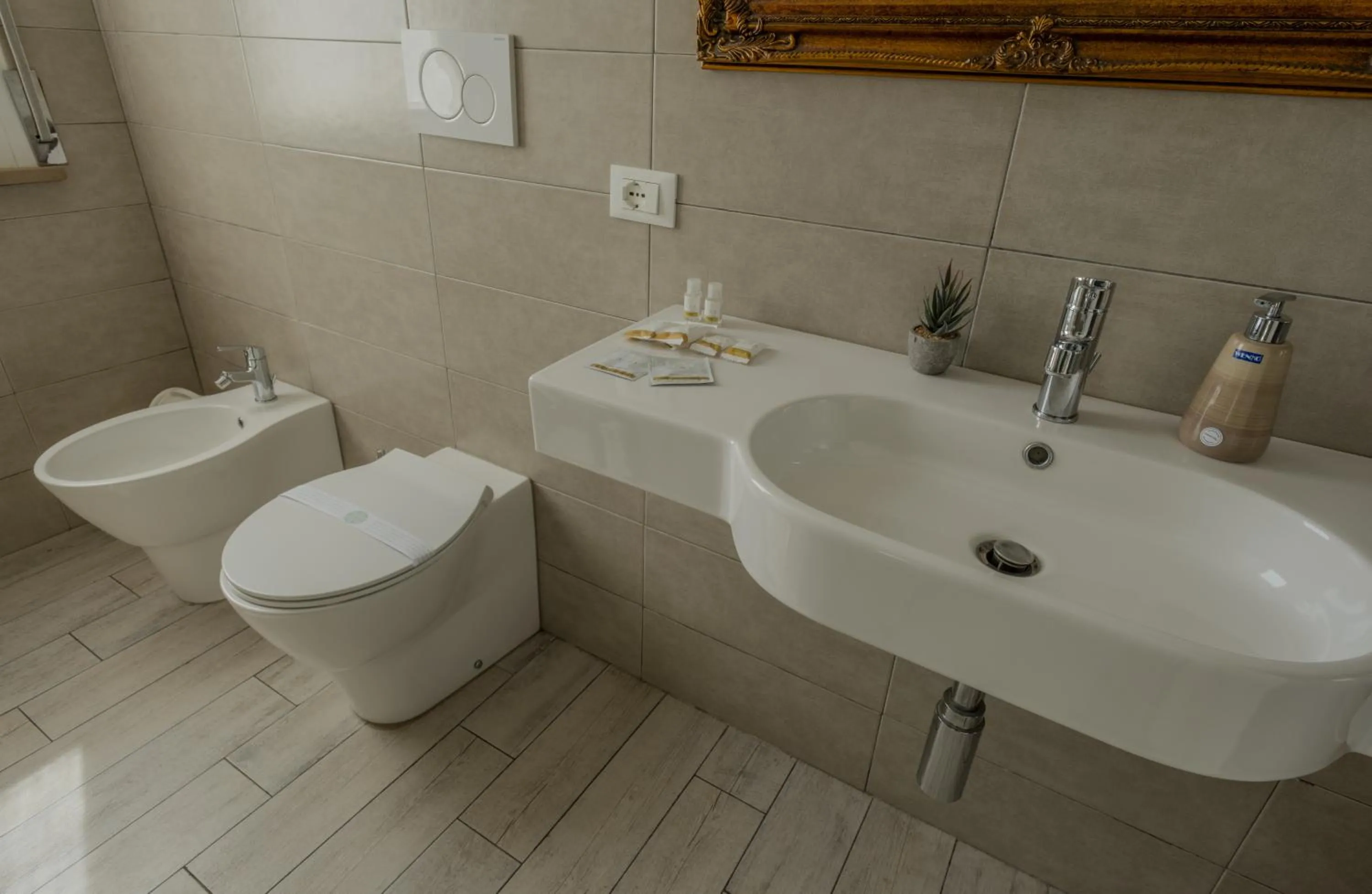 Alla Scaletta - Stanze con Bagno Privato e WiFi a Pochi Passi dal Duomo