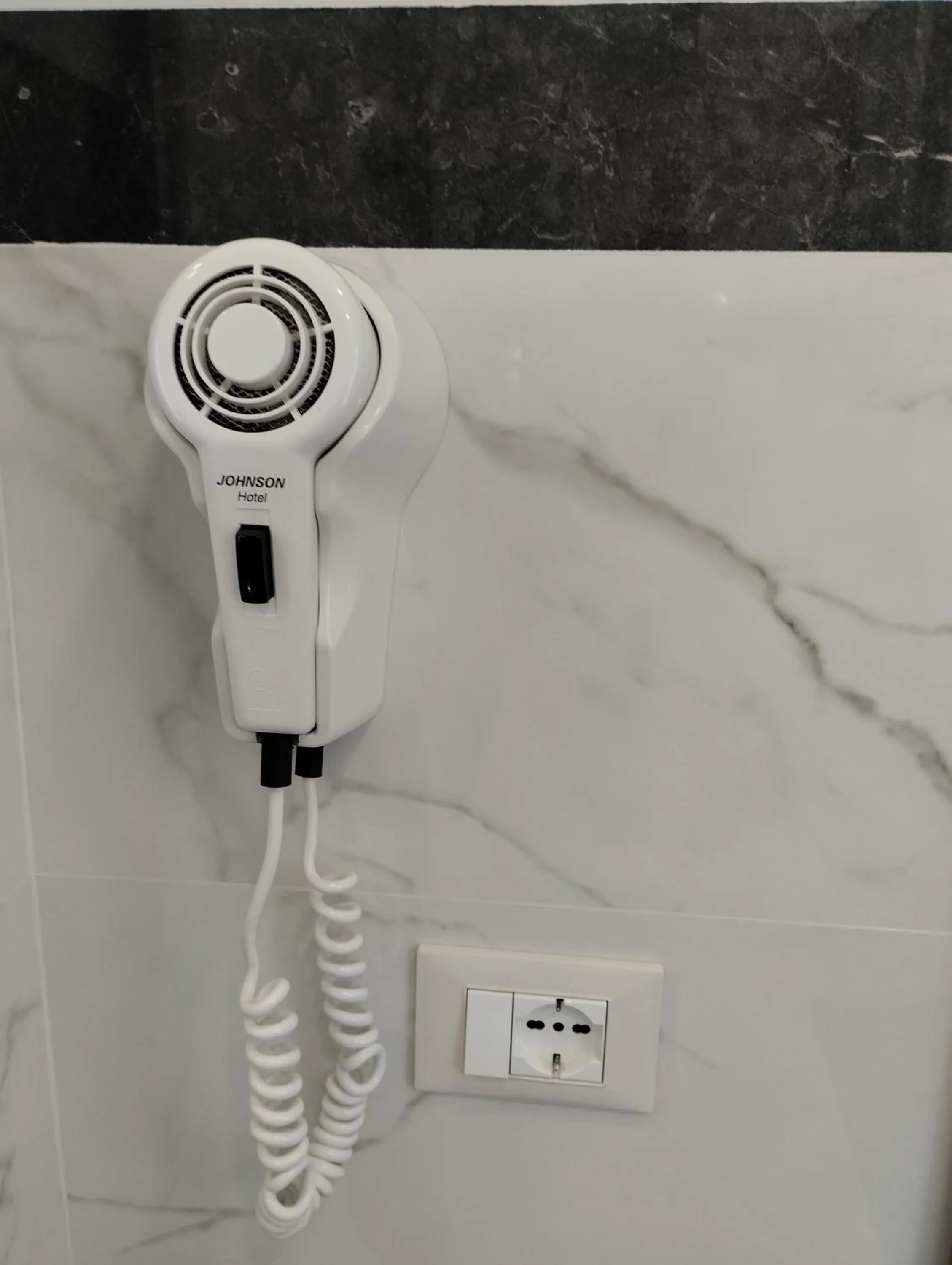 hair dryier in Hotel Tiffany