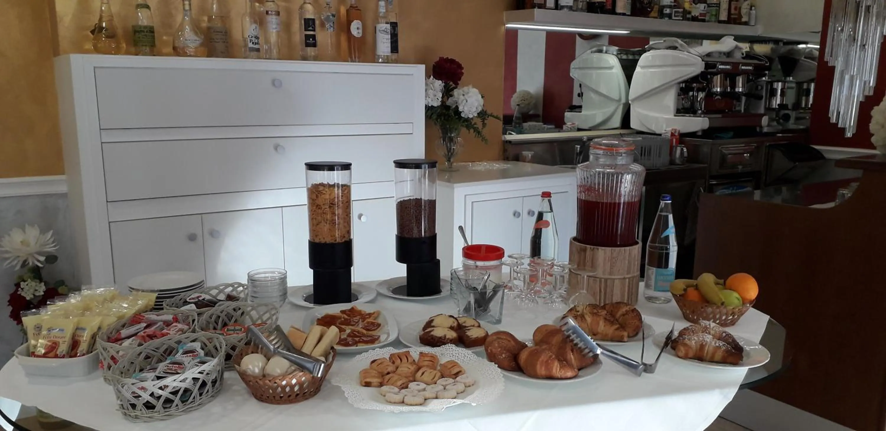 Buffet breakfast in Hotel Tiffany