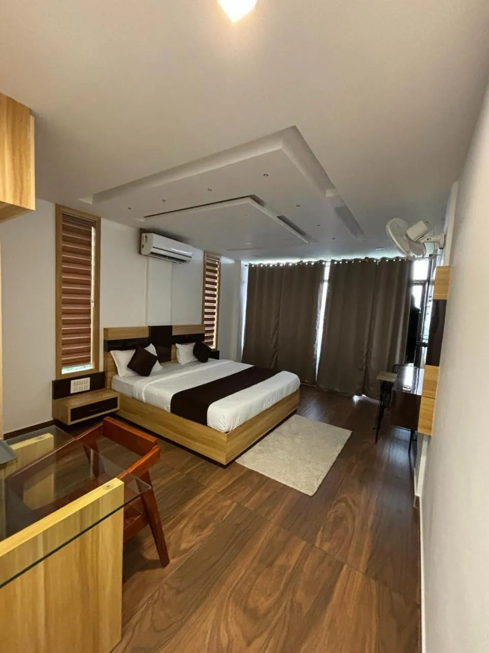 Bed in Lush Hills by Benchmark