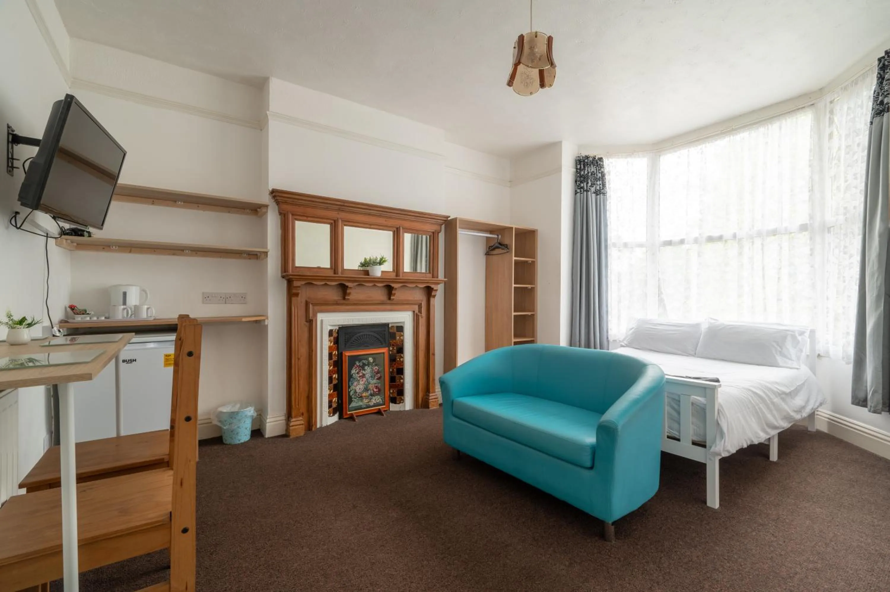 Bedroom, Bed in Moonside Rooms