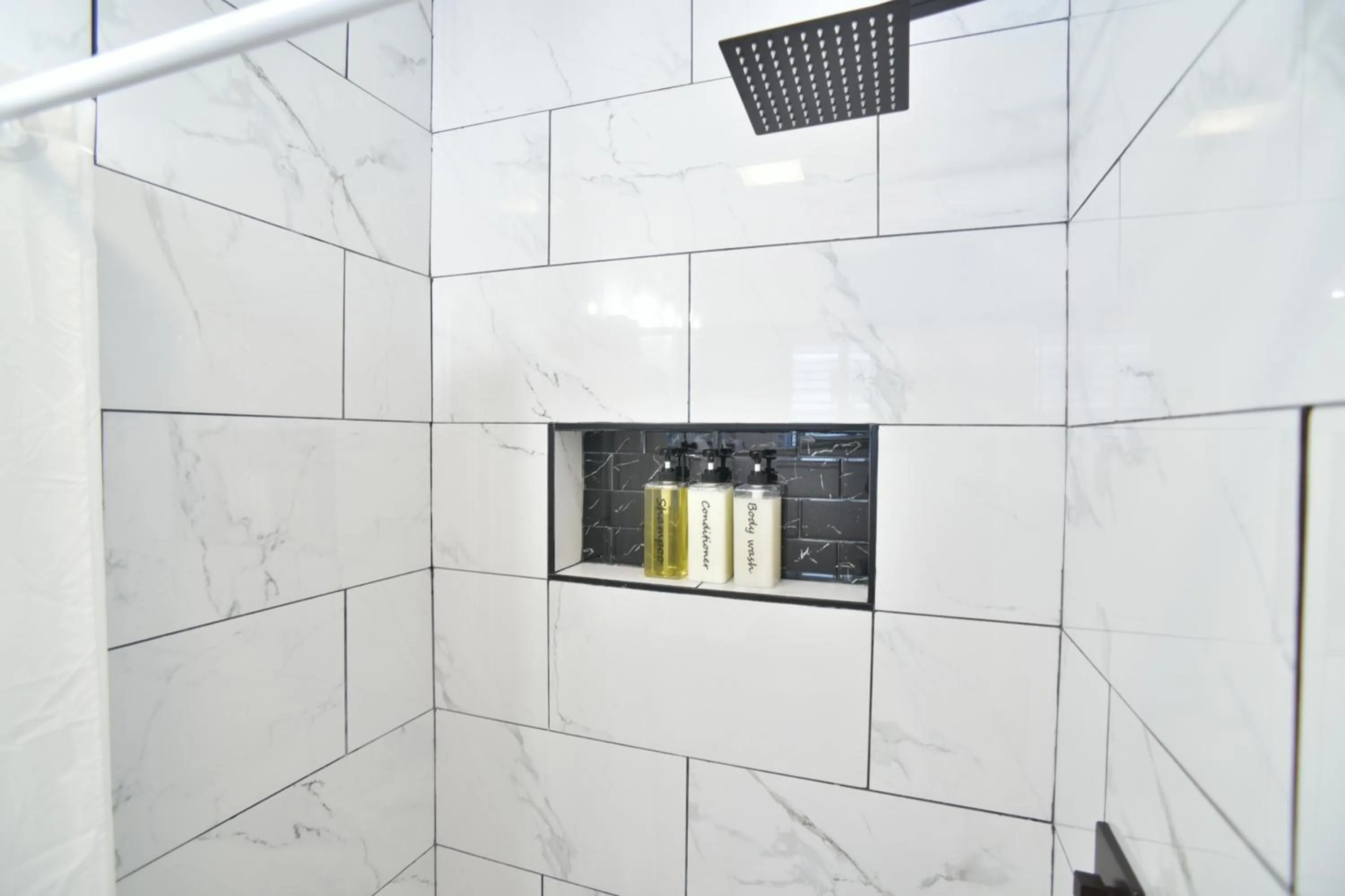 Shower in Showboat Hotel