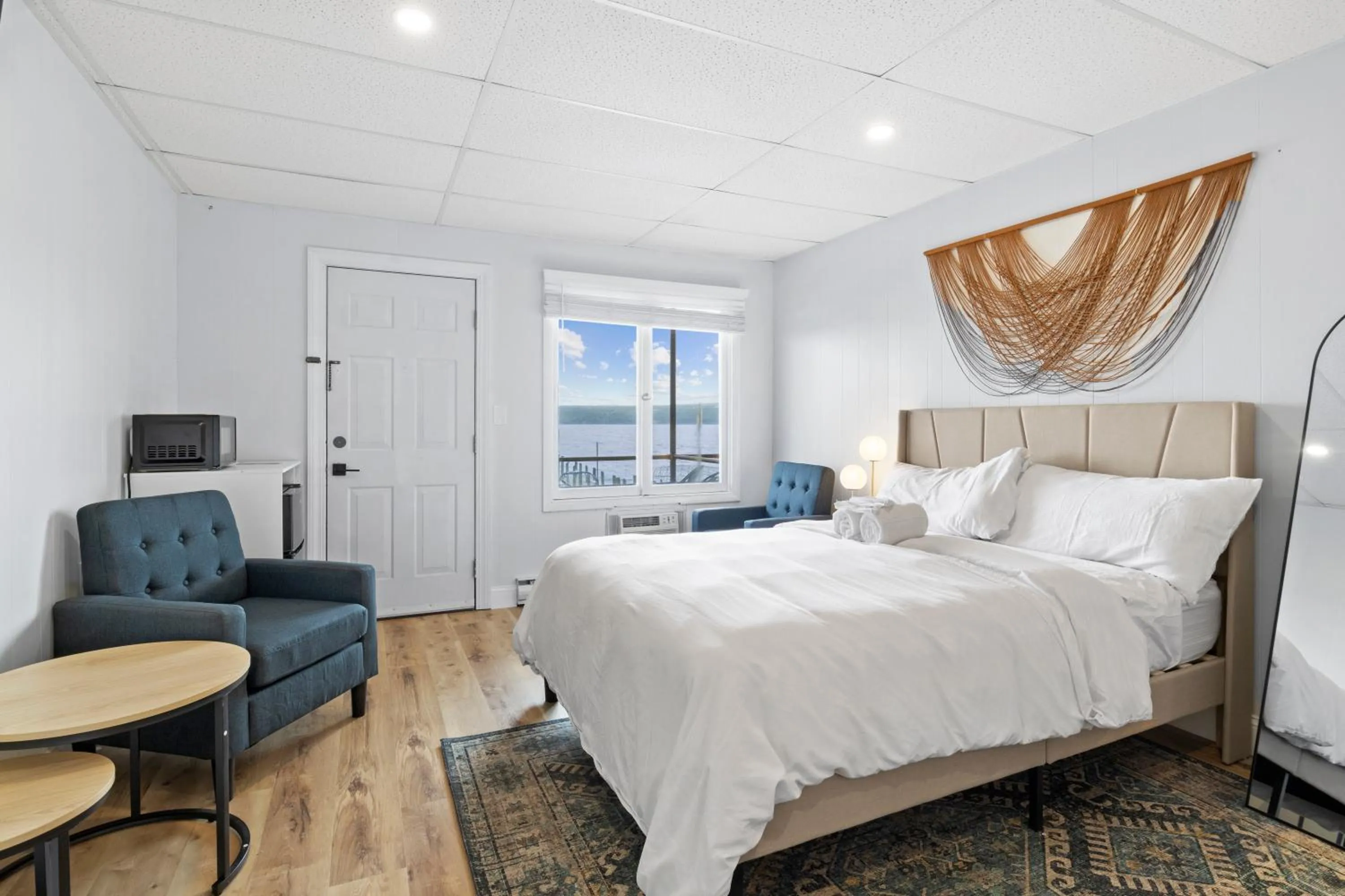 Photo of the whole room, Bed in Showboat Hotel