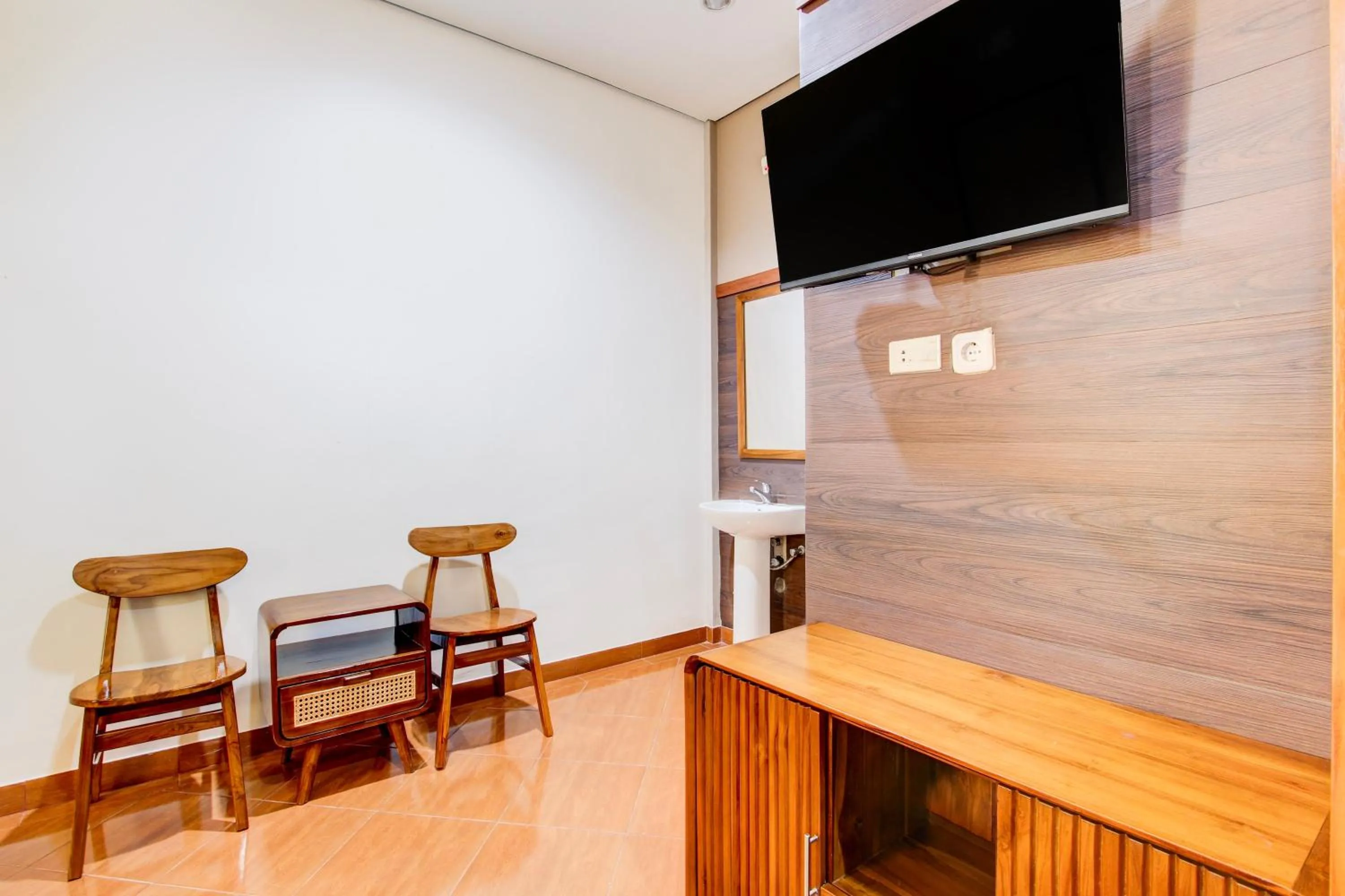 Bedroom in Capital O 93994 Dalem Kamulyan Syariah Guest House