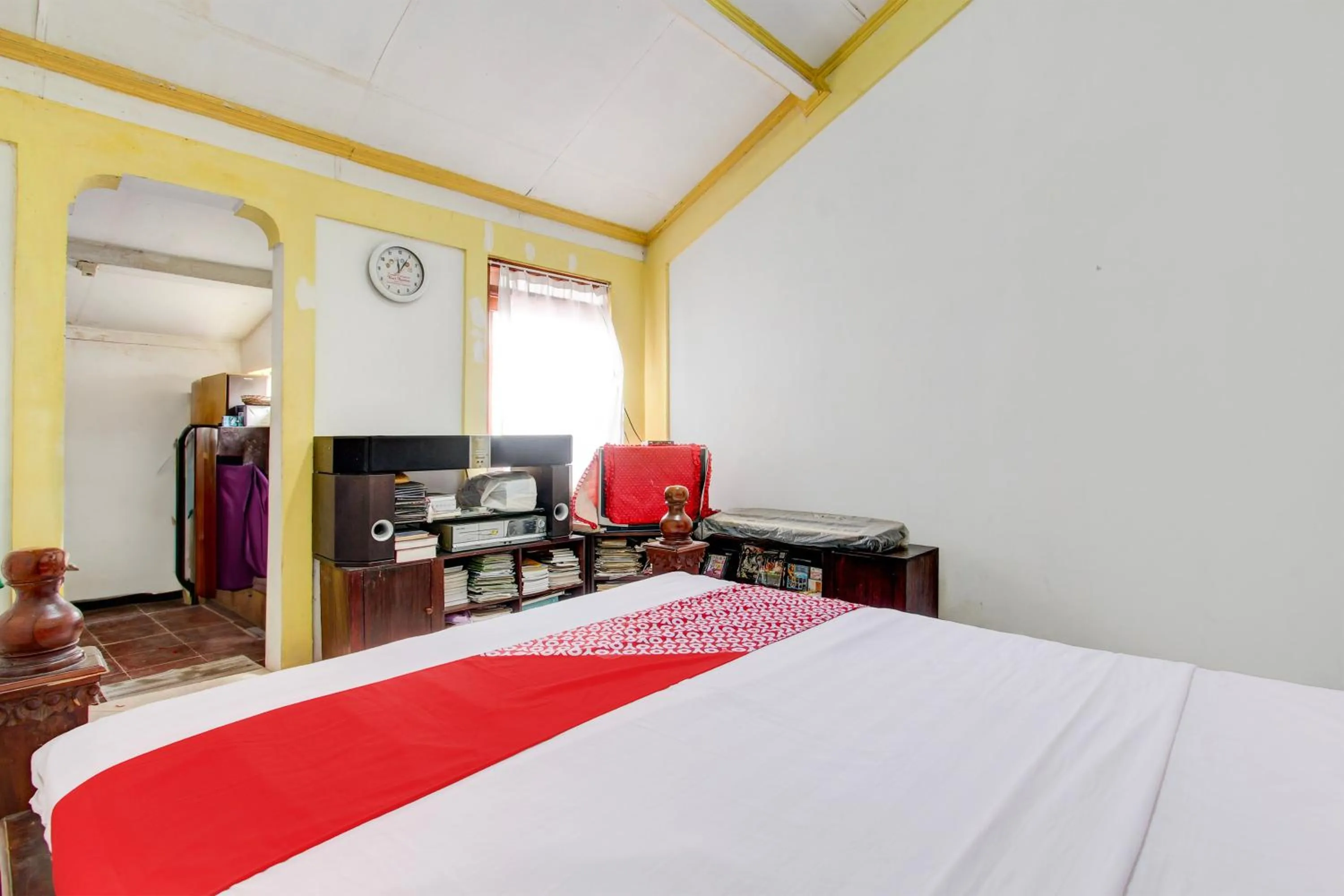 Bedroom, Bed in Hotel O Omah Citra Genia Homestay