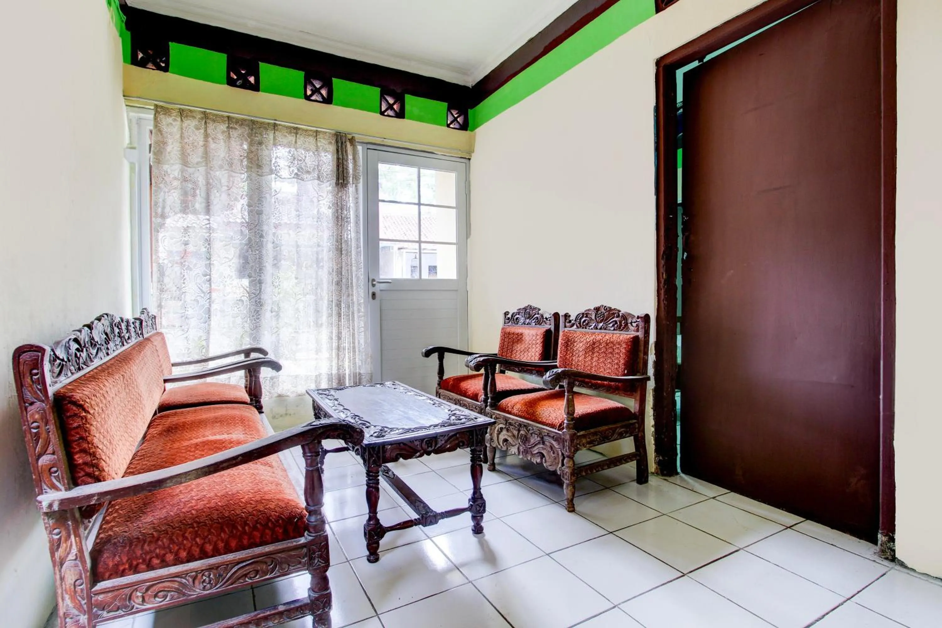 Lobby or reception in Hotel O Homestay Bintang Syariah