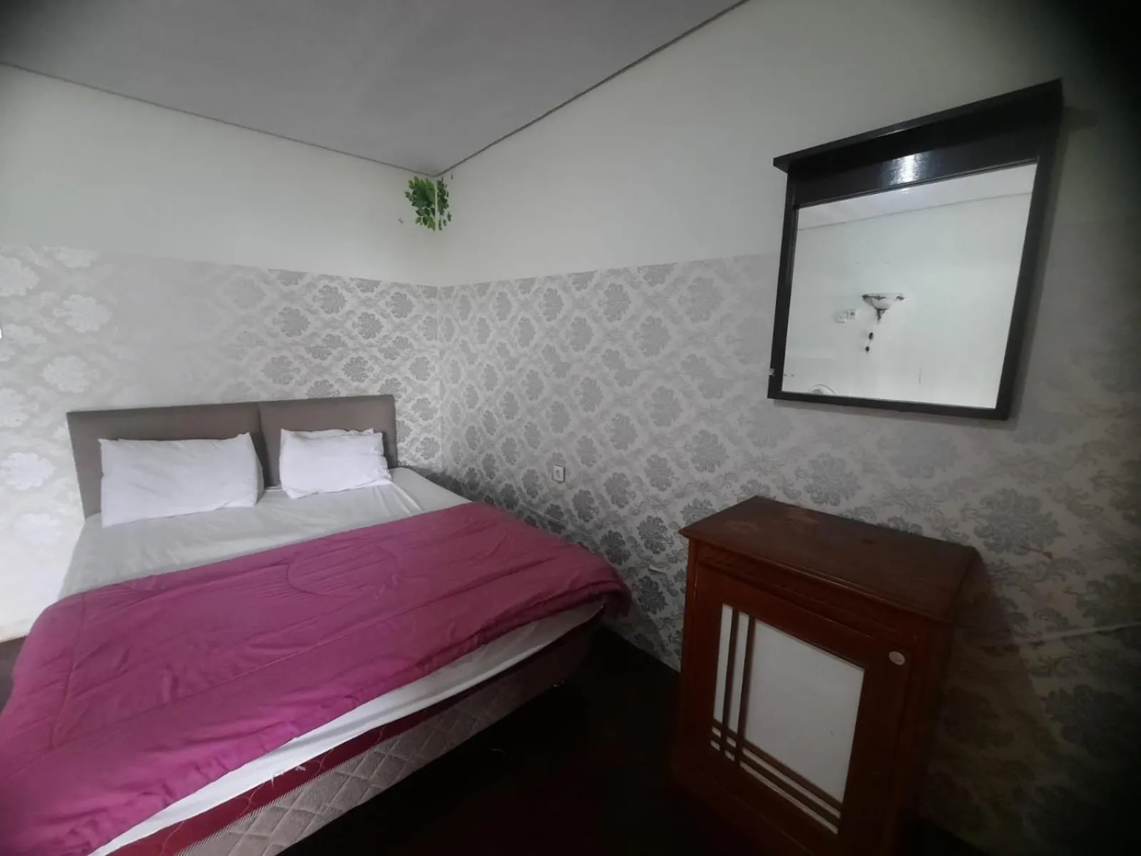 Bedroom, Bed in Hotel O Guest House Pak Eman