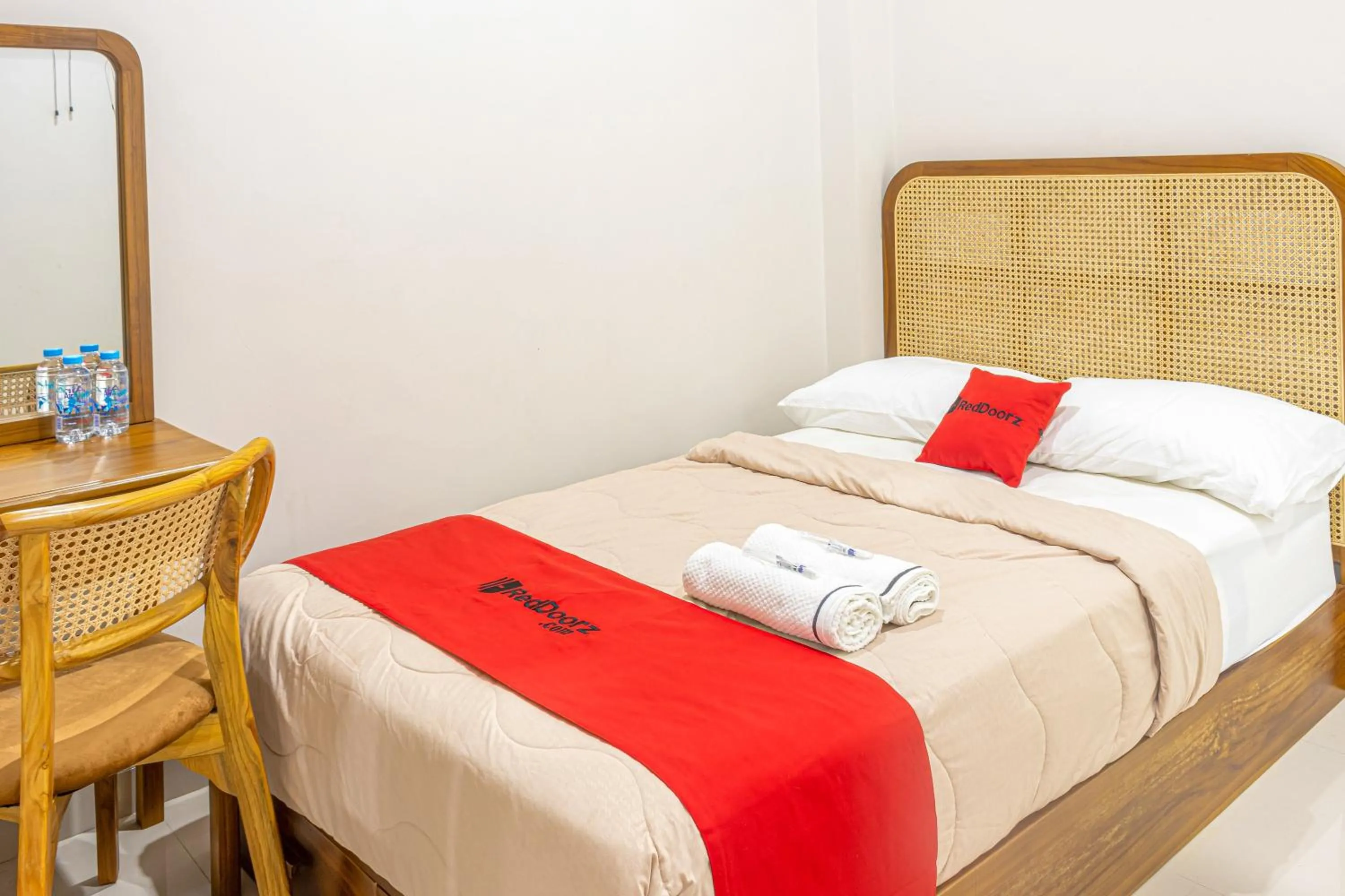 Bedroom, Bed in RedDoorz at Uma Arda Hometown