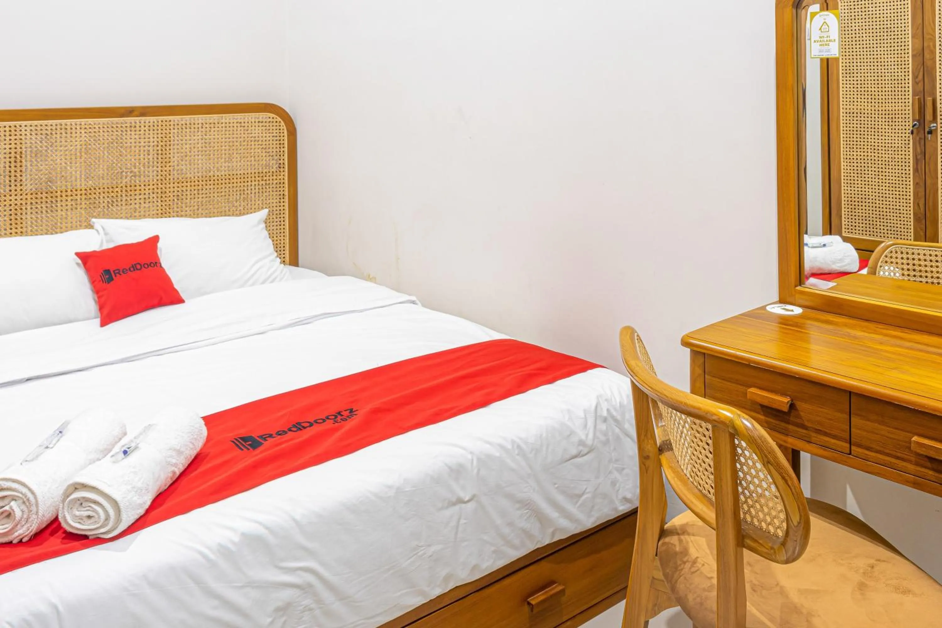 Bedroom, Bed in RedDoorz at Uma Arda Hometown