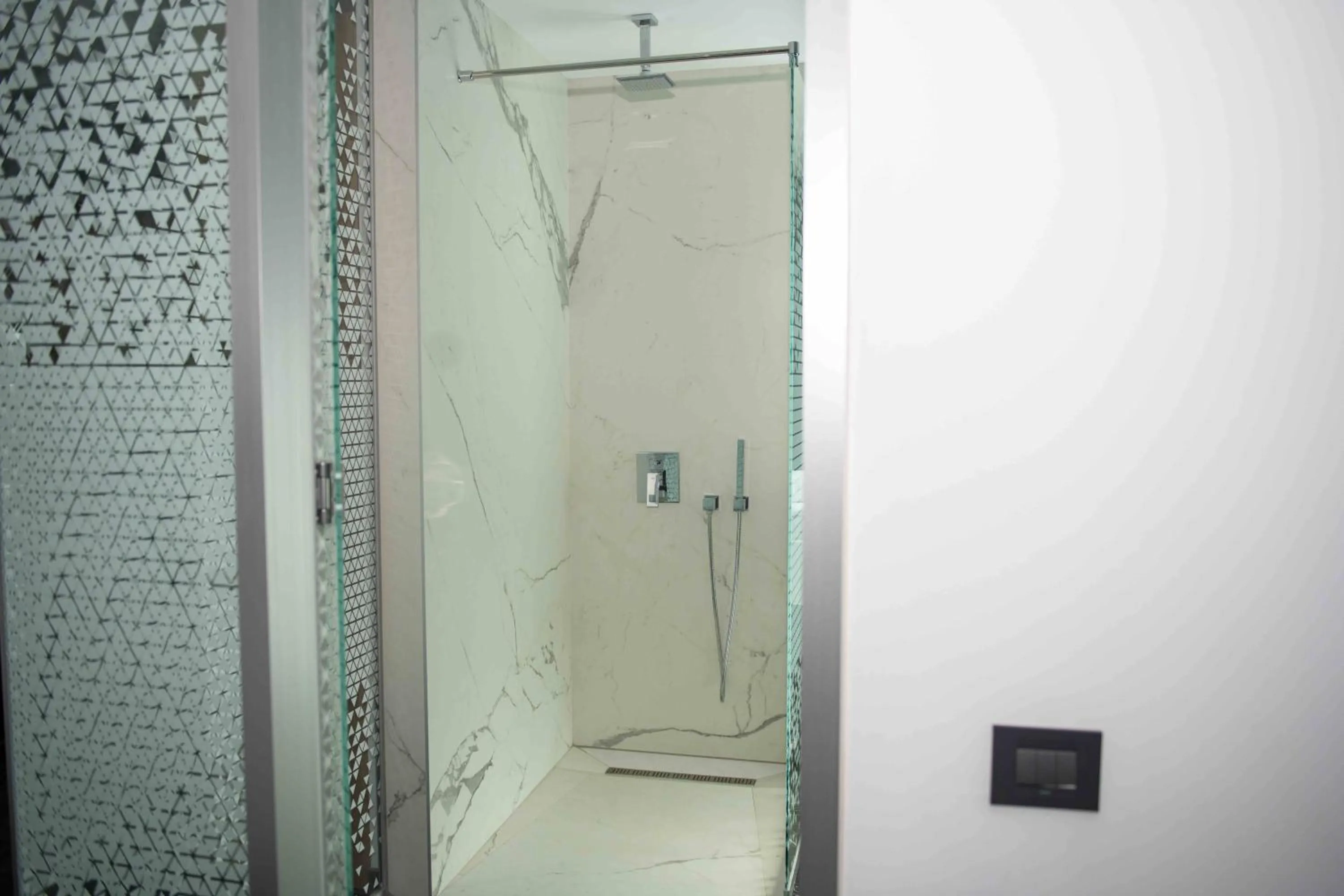 Shower in CM111Apparthotel