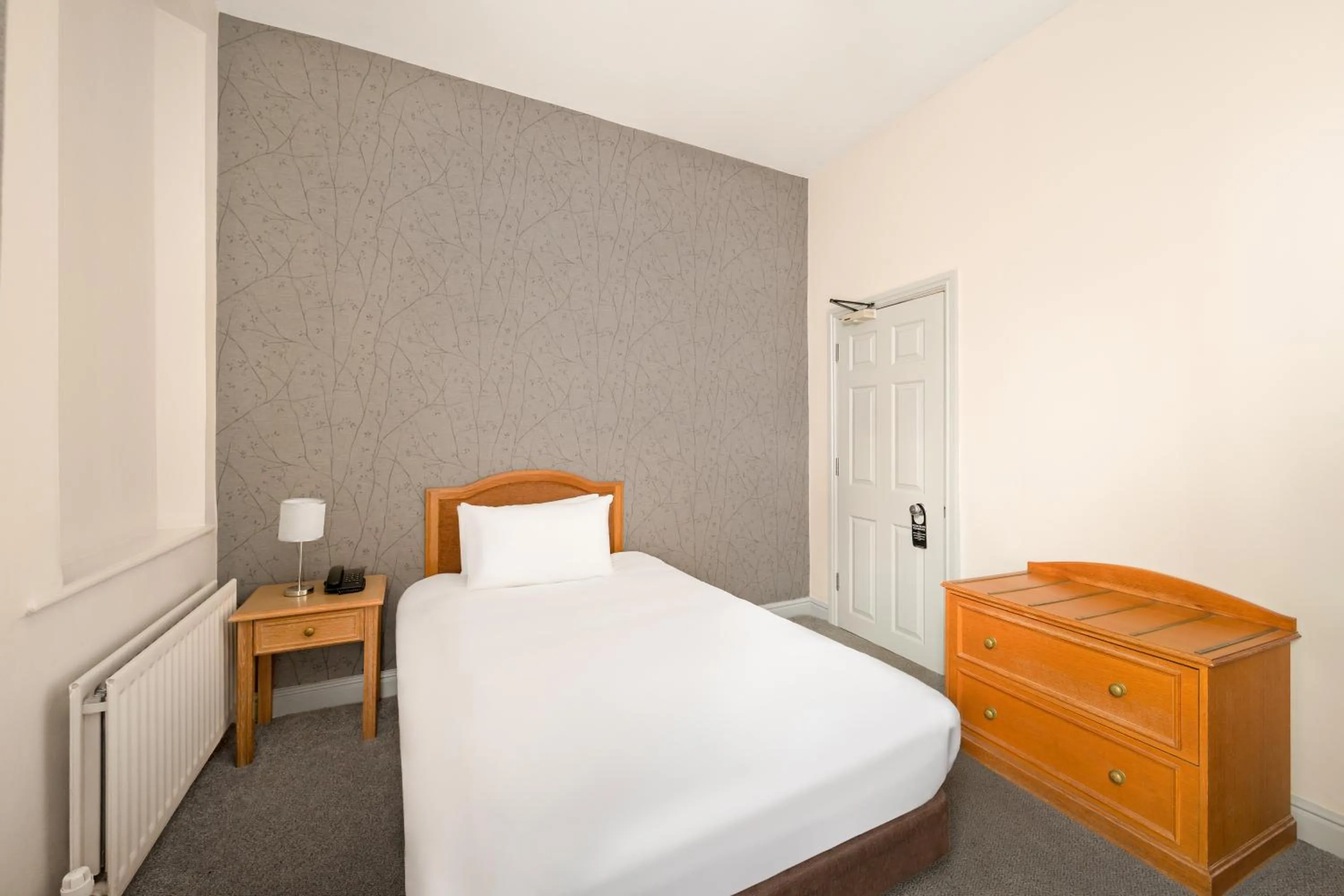 Bedroom, Bed in The County Hotel