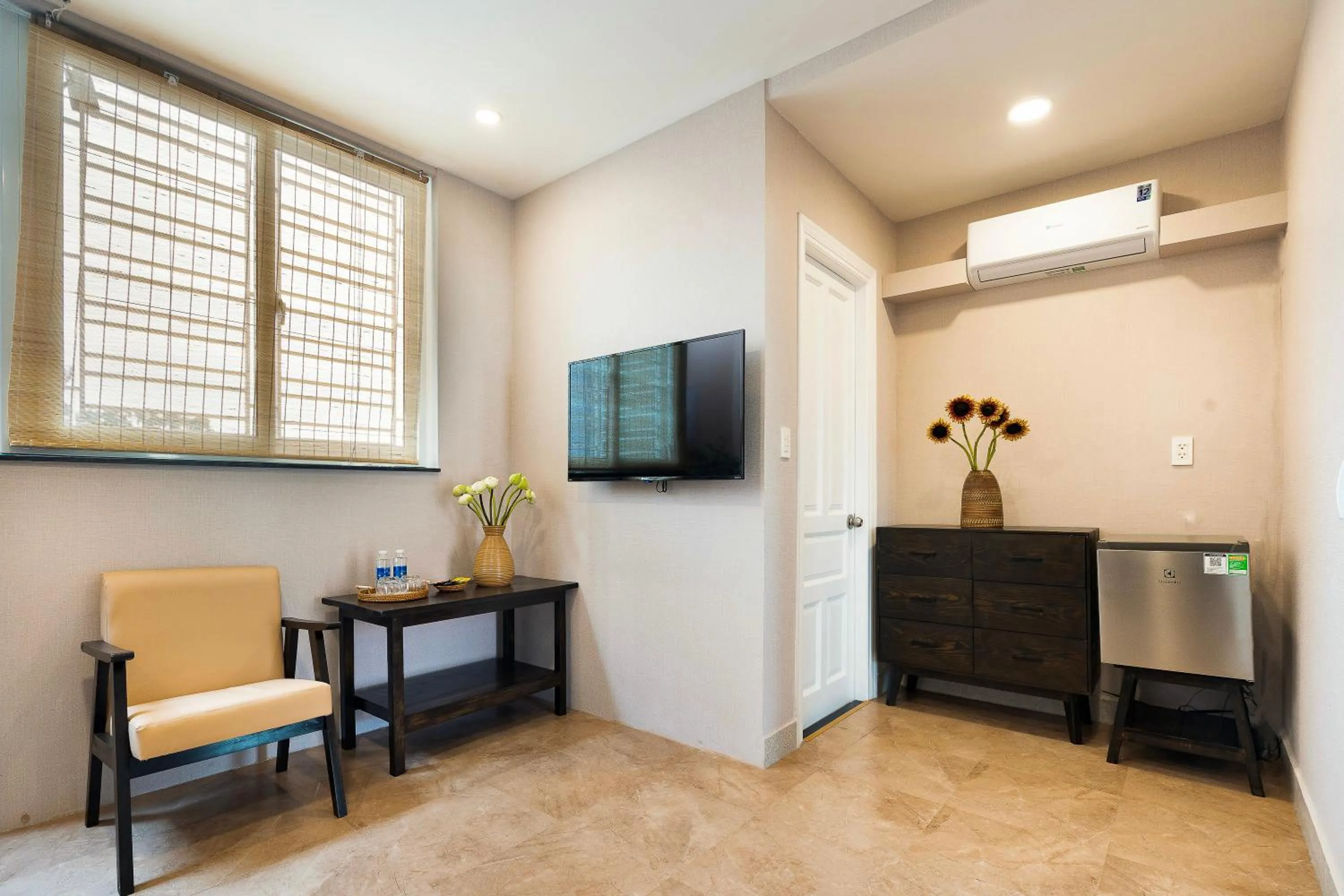 Communal lounge/ TV room in HemTouch House