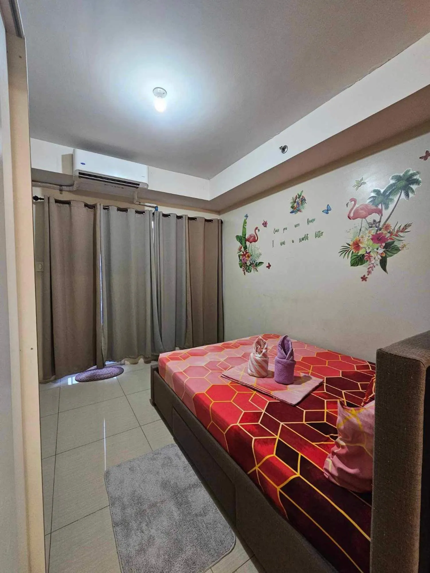 Photo of the whole room in Shell Residences MOA Manila Jona