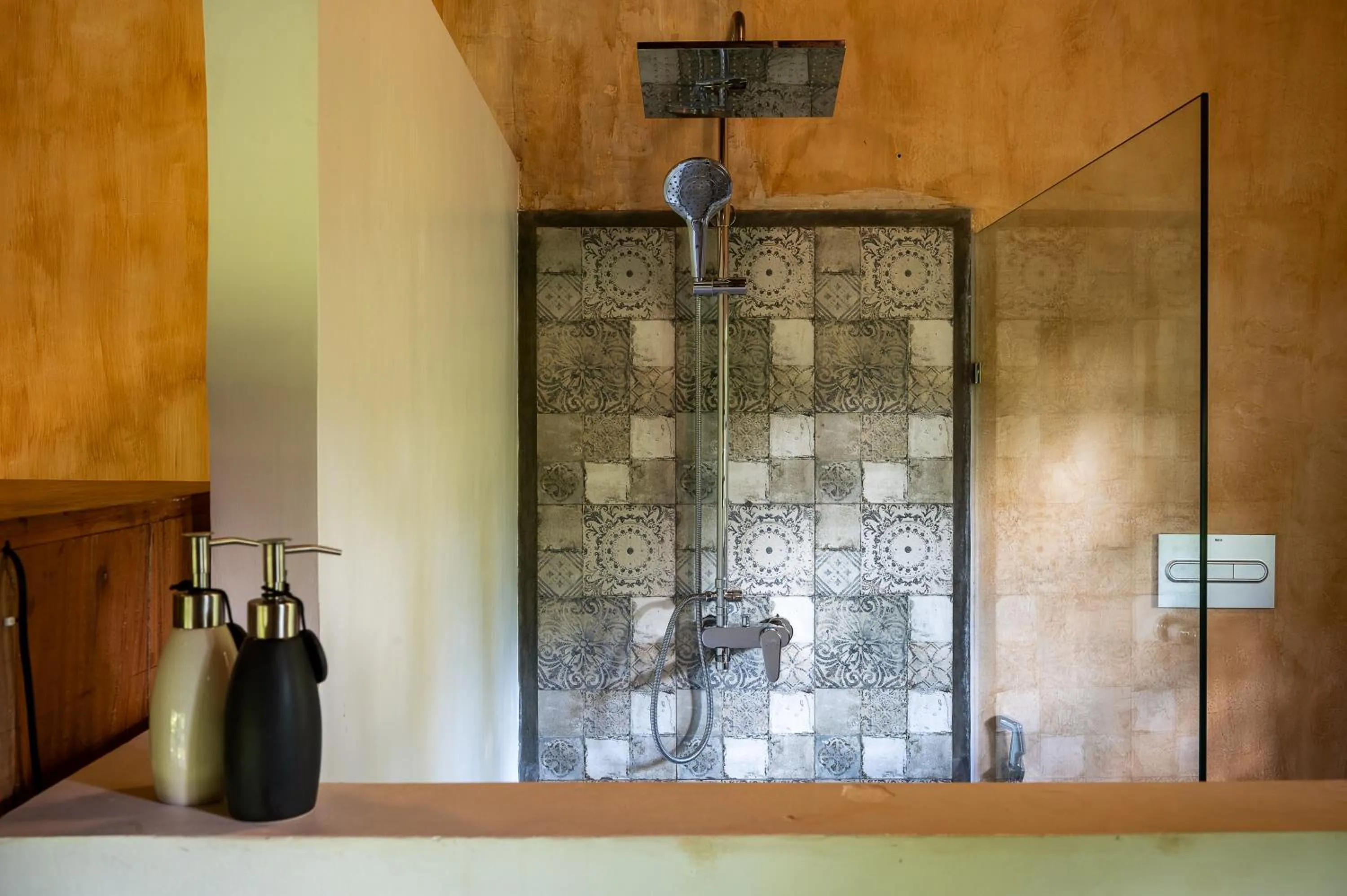 Shower in Sama Retreats - Kosgoda