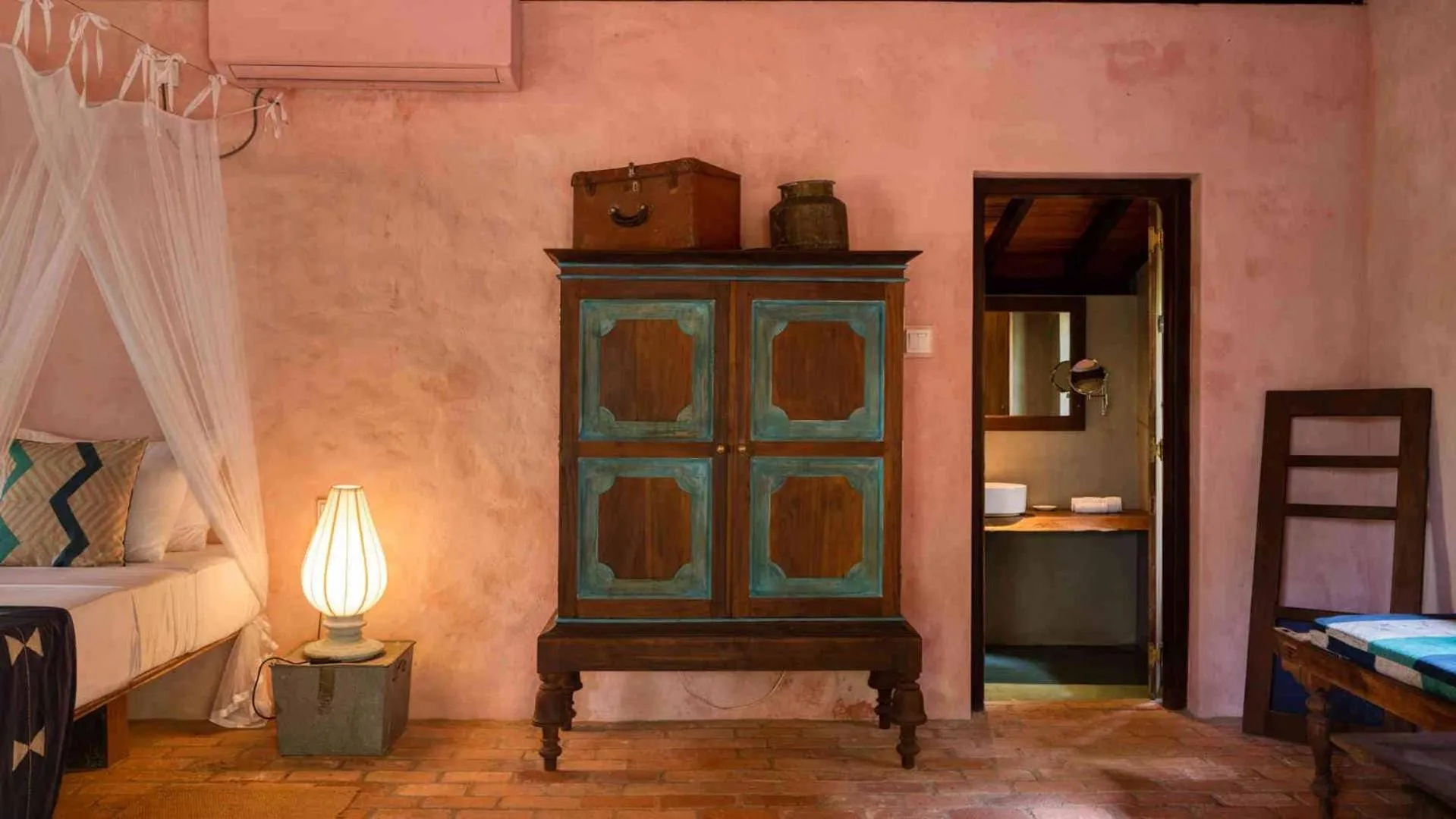 wardrobe in Sama Retreats - Kosgoda