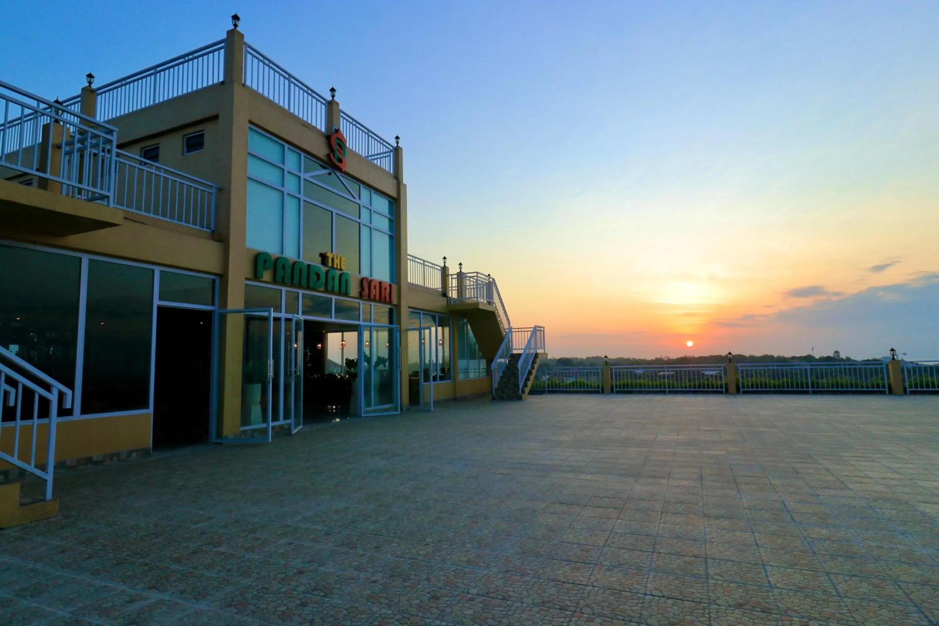 Restaurant/places to eat in The Pandan Sari Hotel