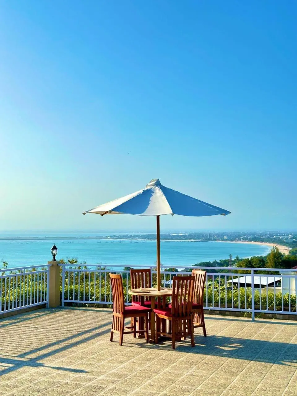 Restaurant/places to eat in The Pandan Sari Hotel