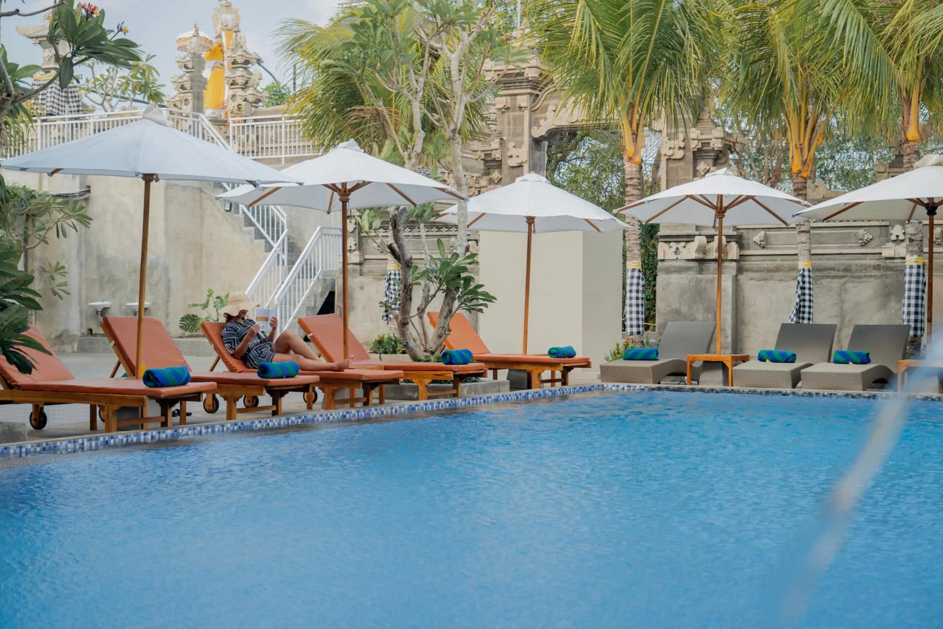 Swimming pool in The Pandan Sari Hotel
