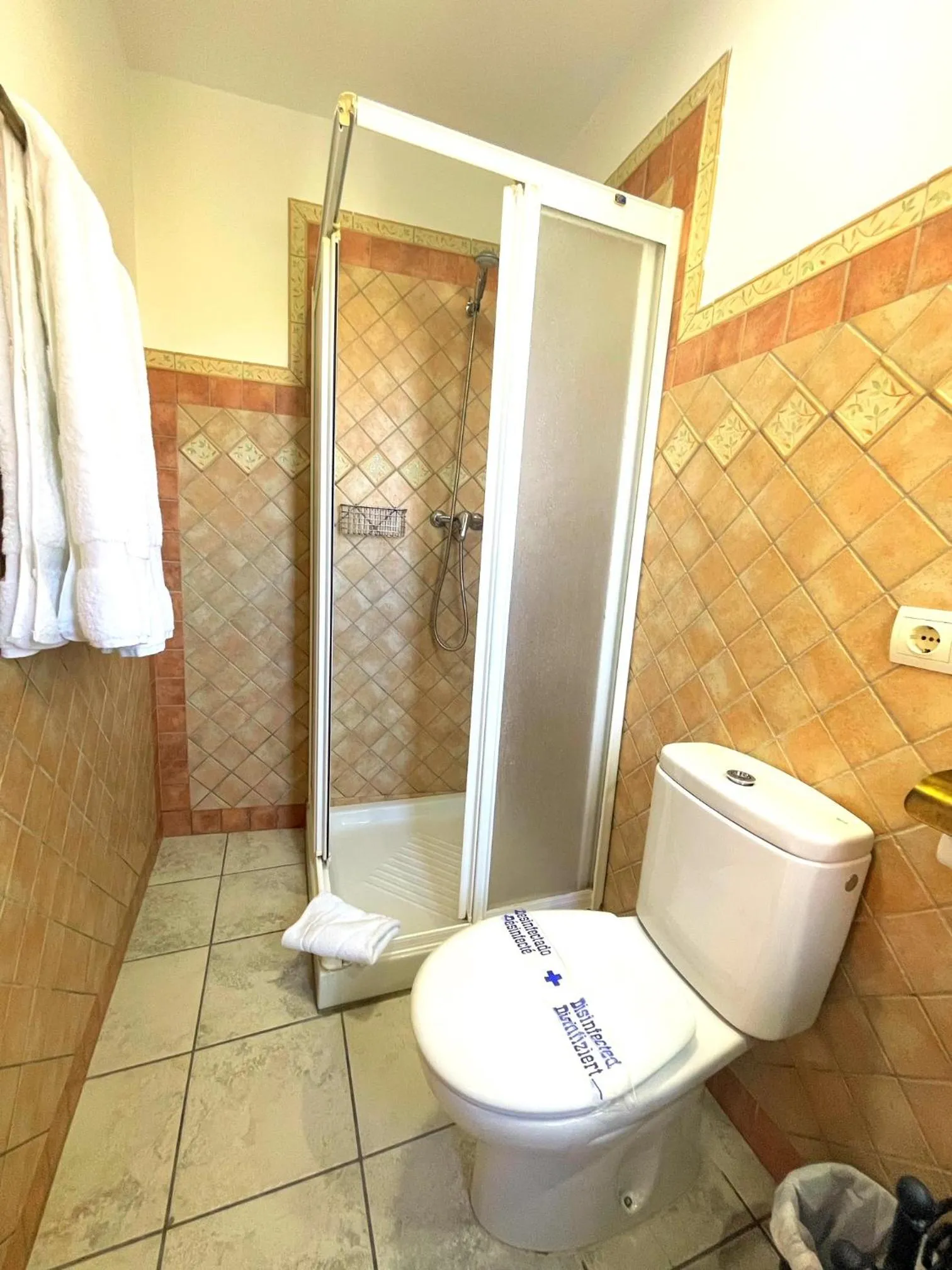Bathroom in Hotel Al-Andalus