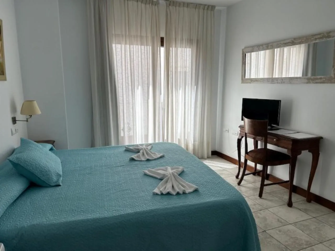 Bedroom in Hotel Al-Andalus