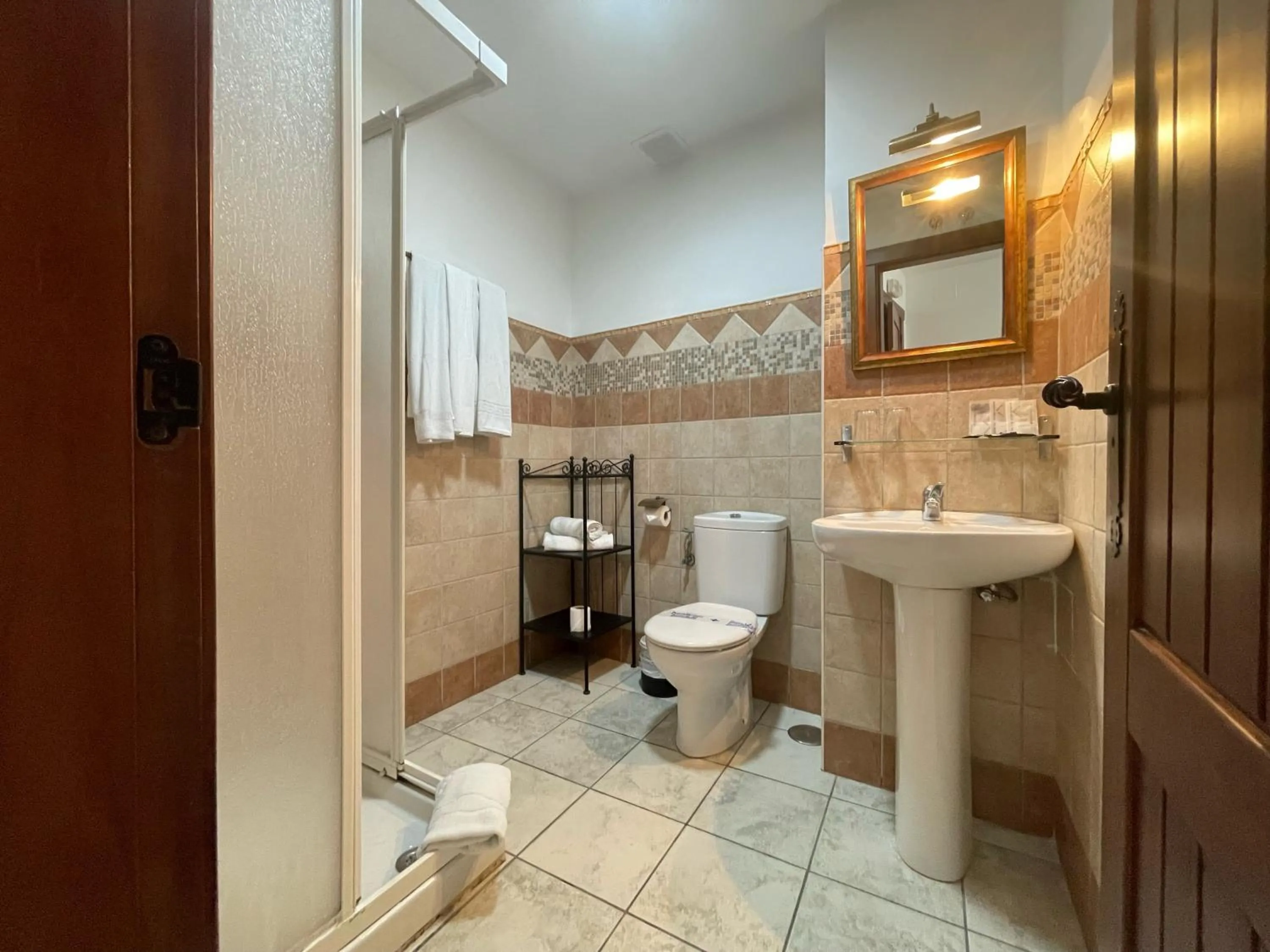 Bathroom in Hotel Al-Andalus