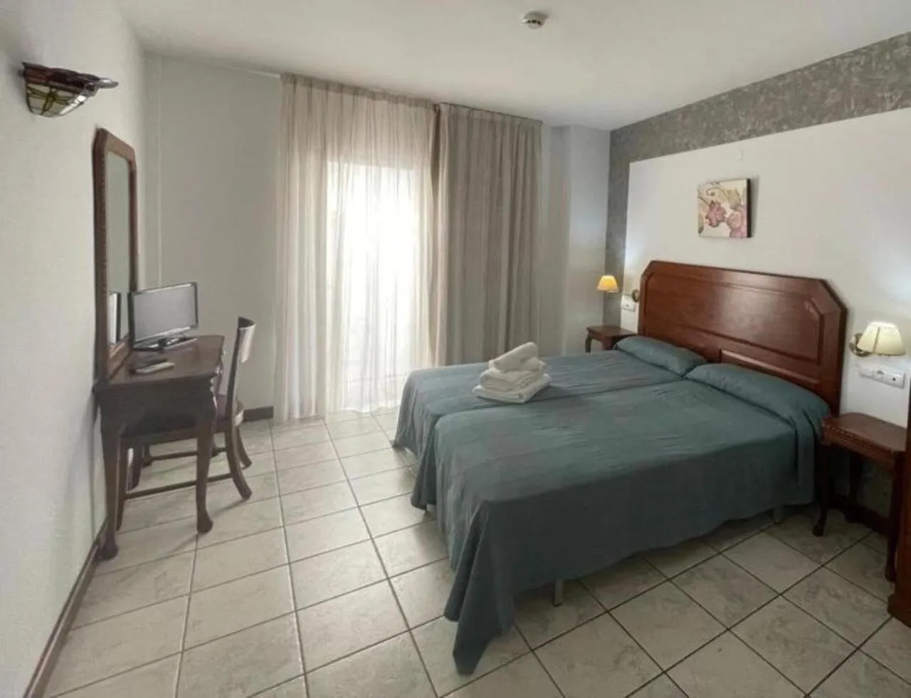 Photo of the whole room in Hotel Al-Andalus