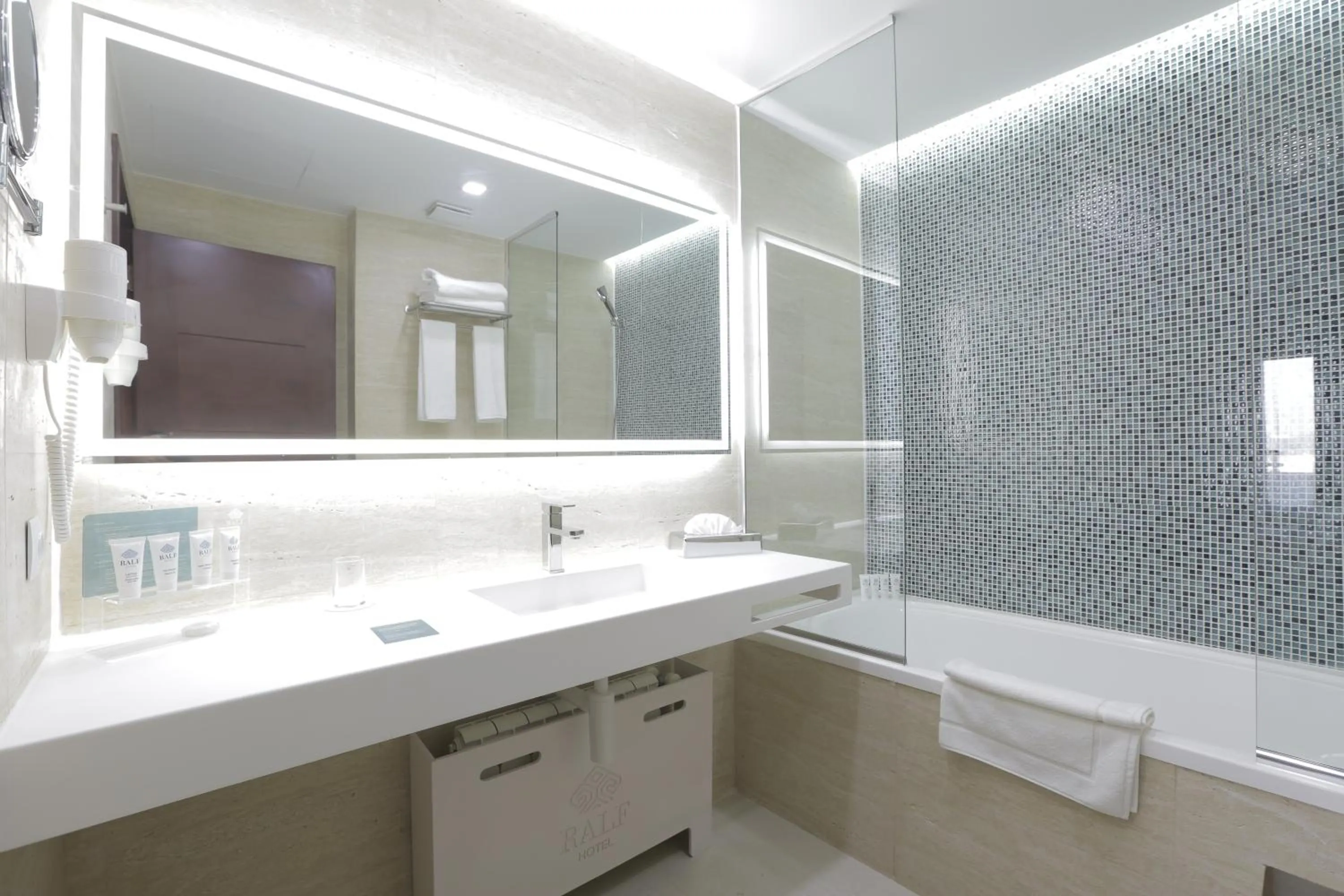 Bathroom in Hôtel RALF