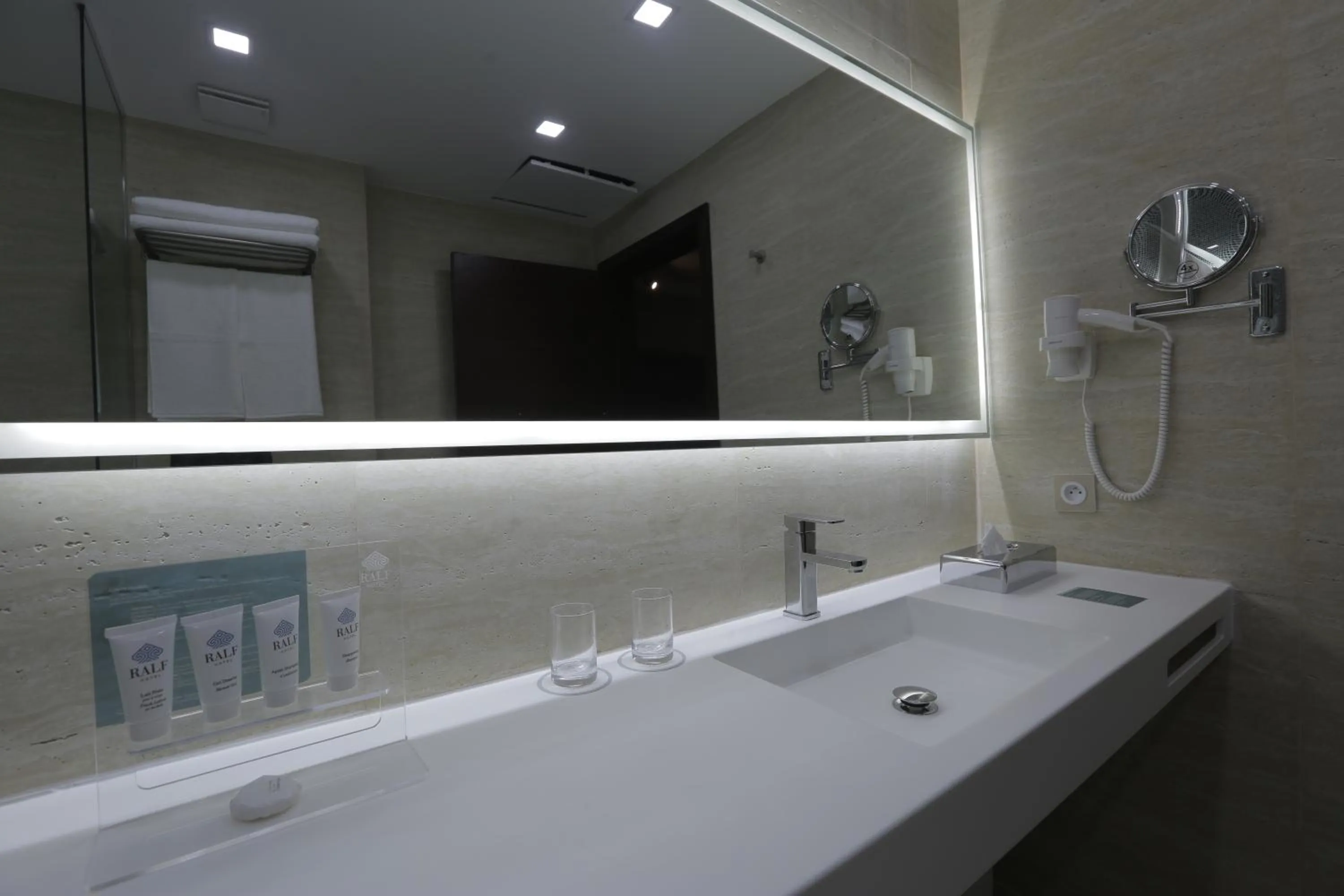 Bathroom in Hôtel RALF