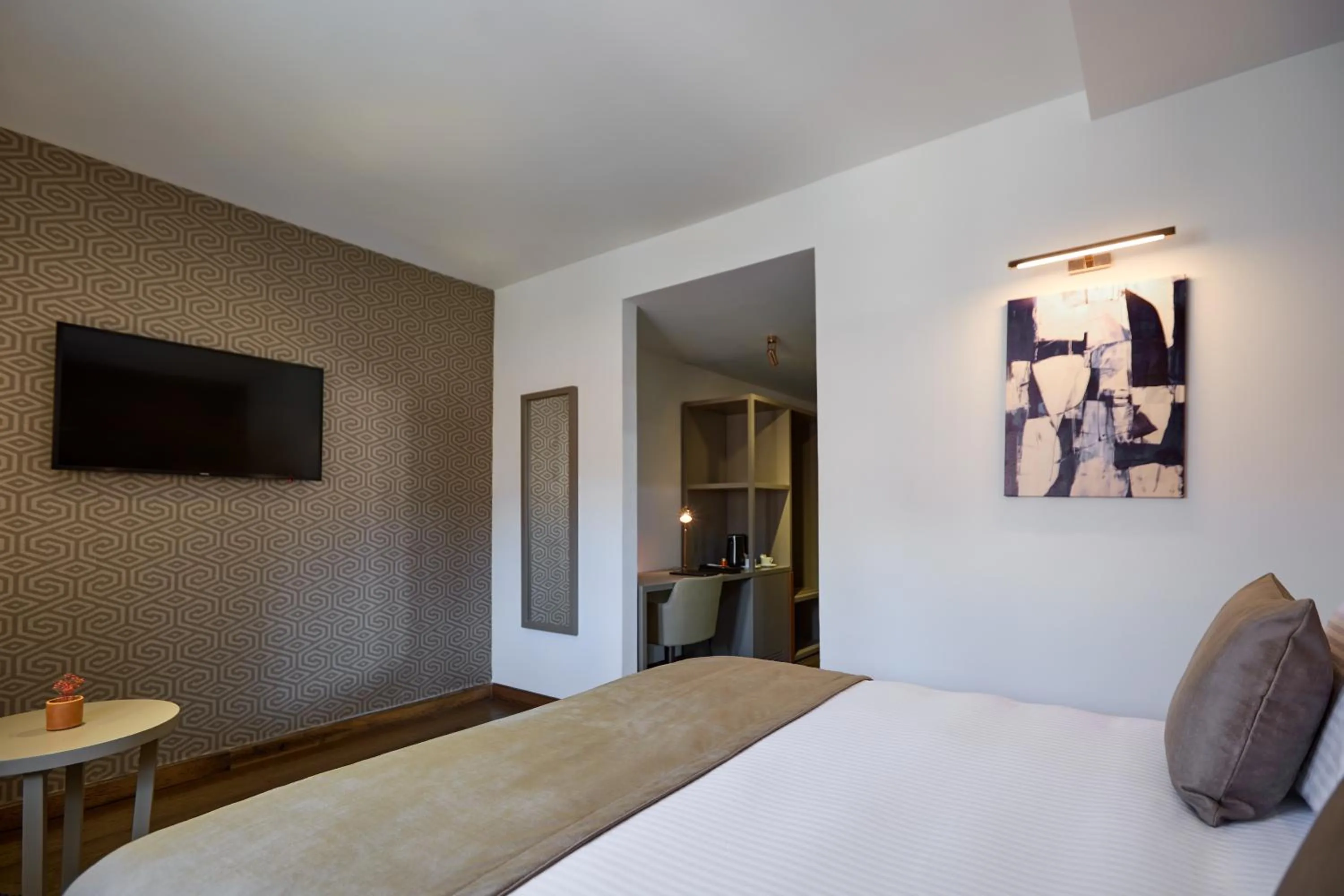 TV and multimedia, Bed in Hôtel RALF