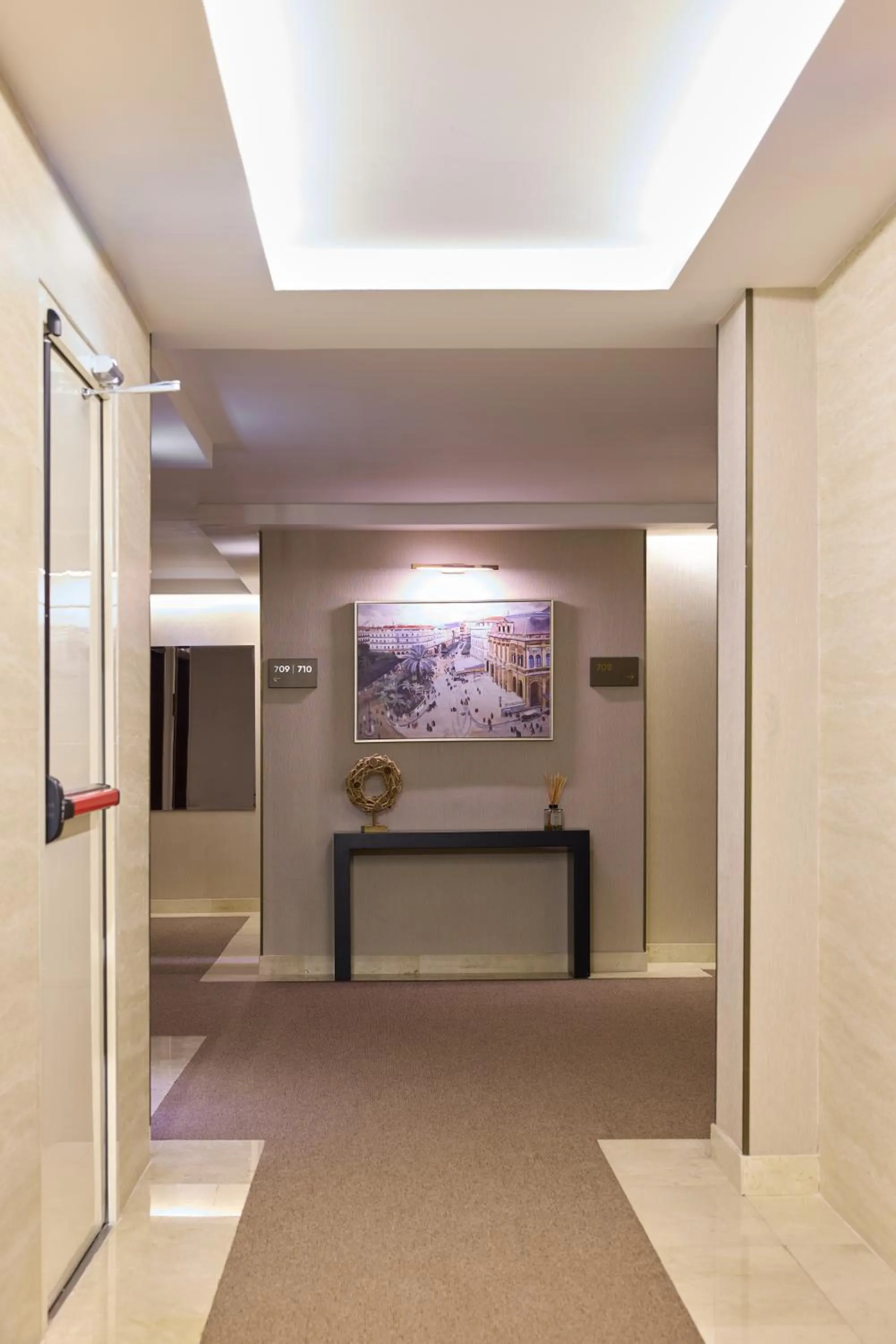 Decorative detail in Hôtel RALF