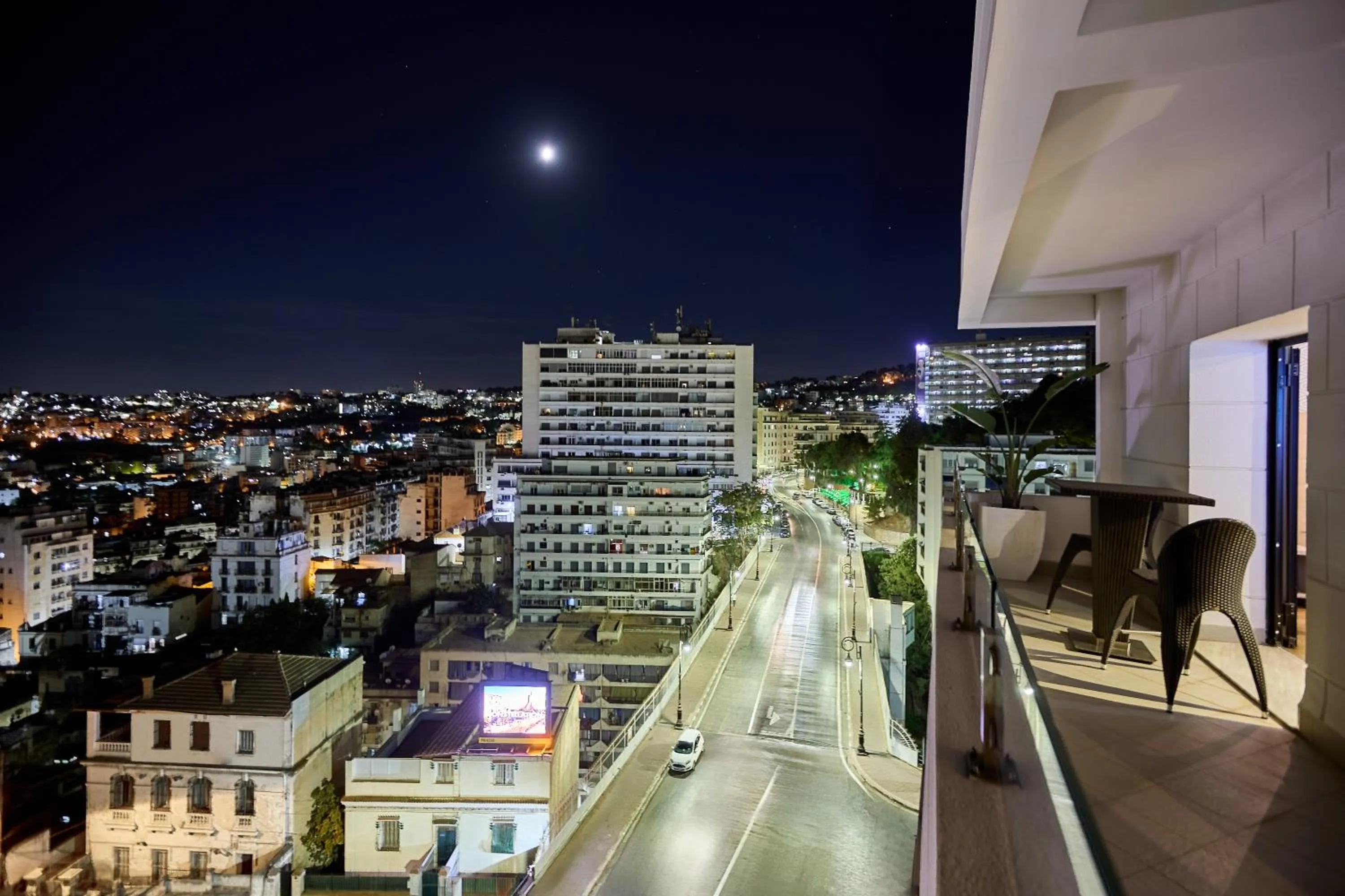 Night in Hôtel RALF