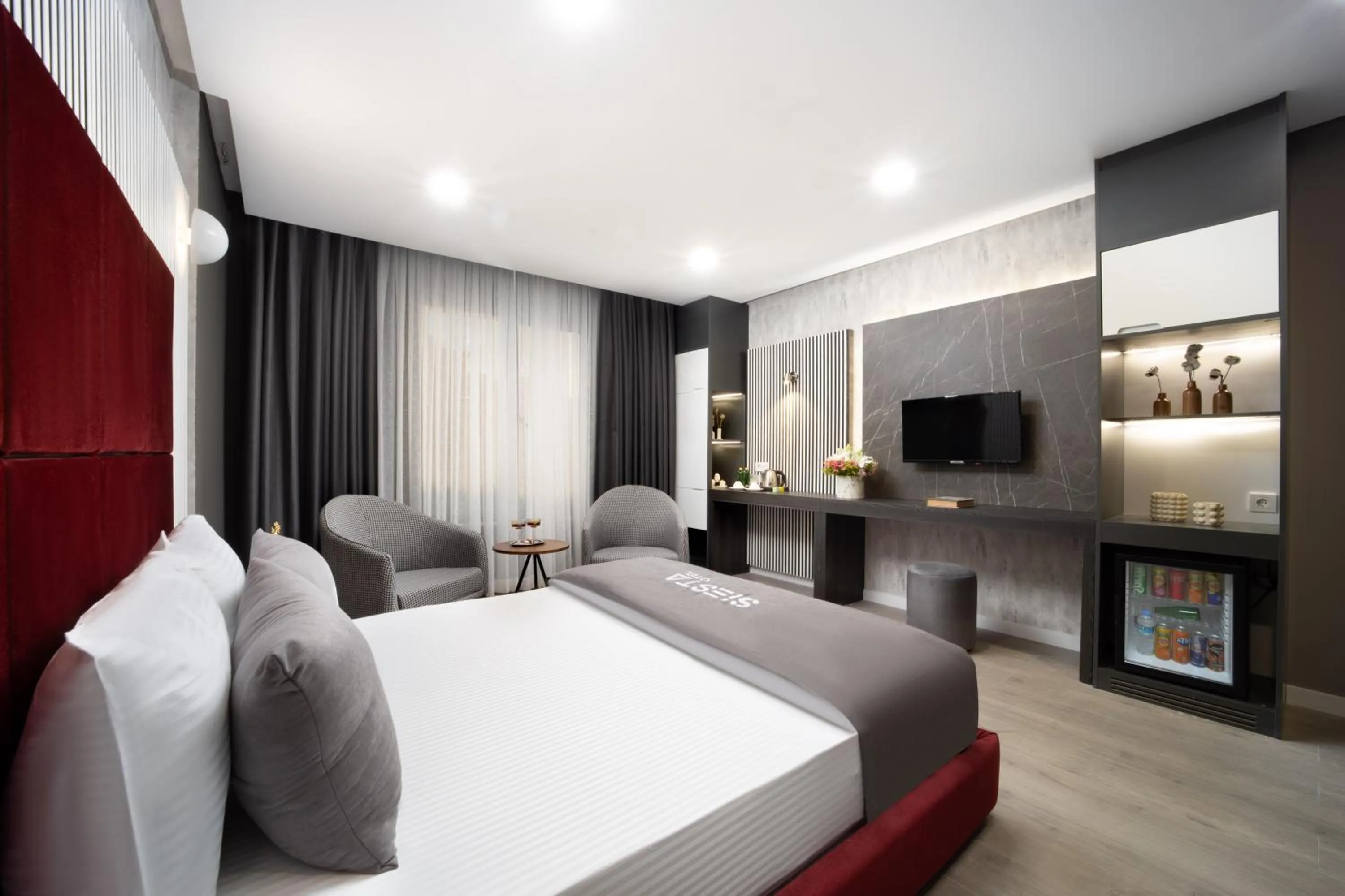 Photo of the whole room, Bed in Siesta Hotel Bakırköy