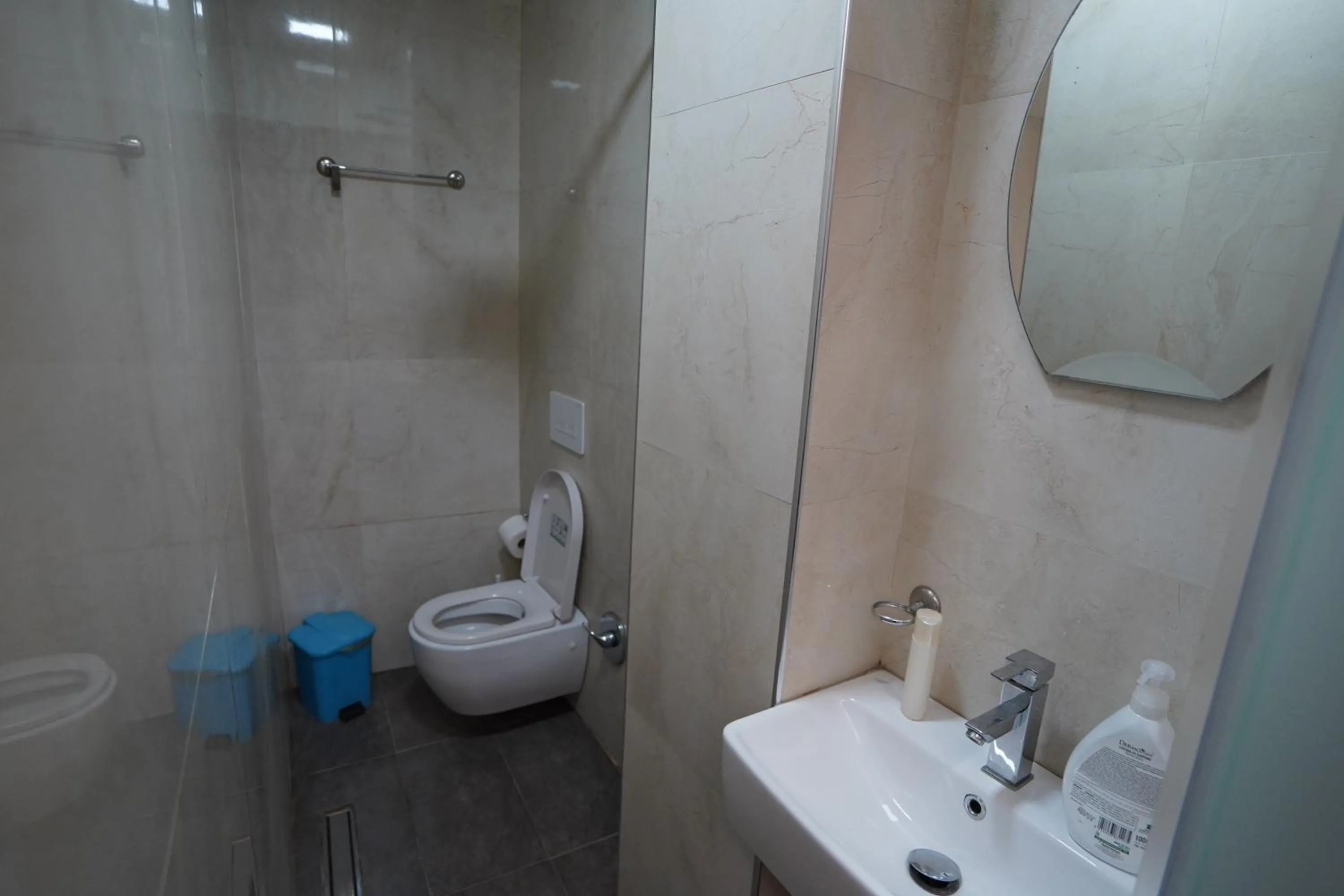 Shower in Driti Central Hotel