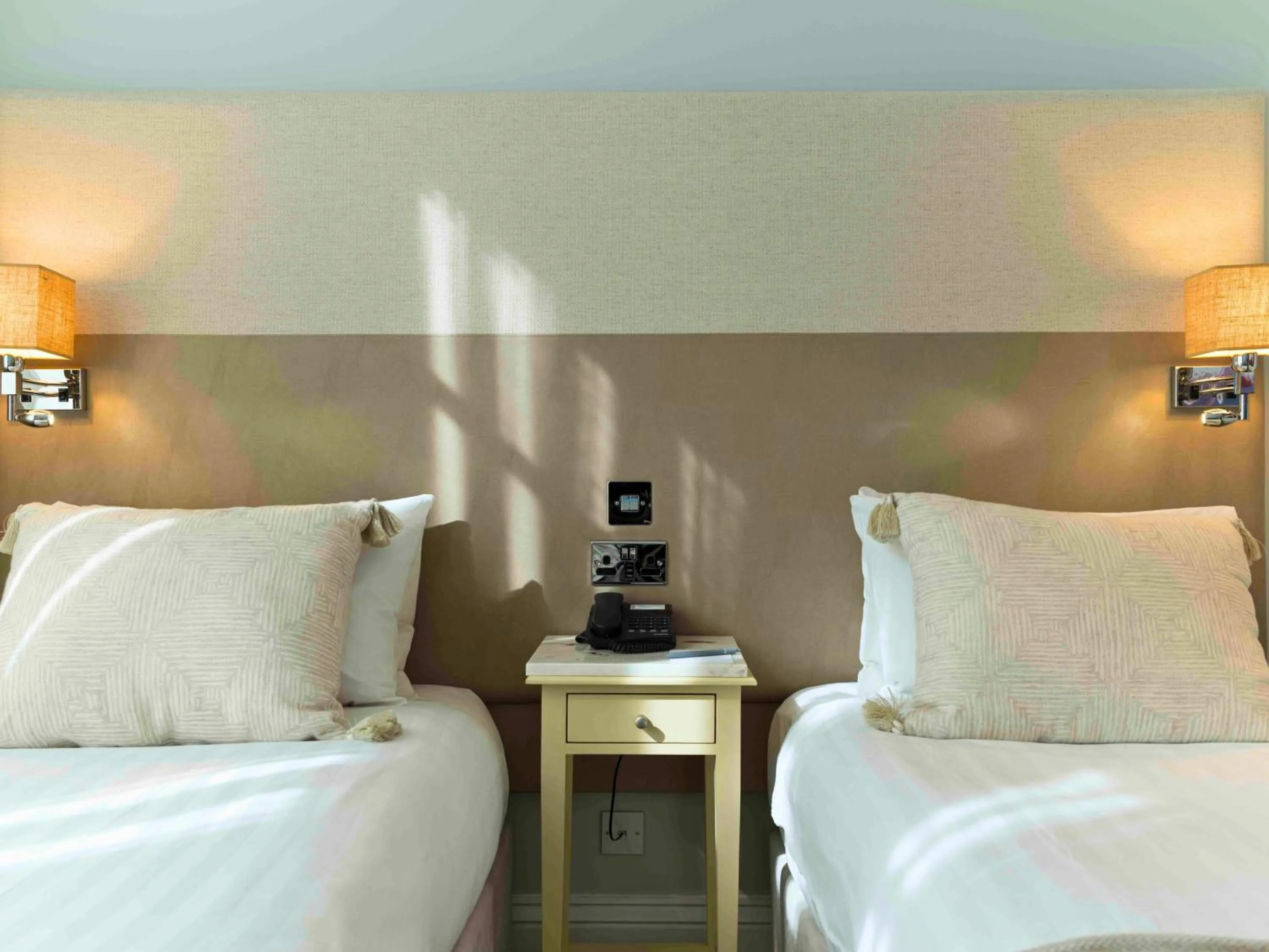 Bedroom, Bed in London Bridge Hotel