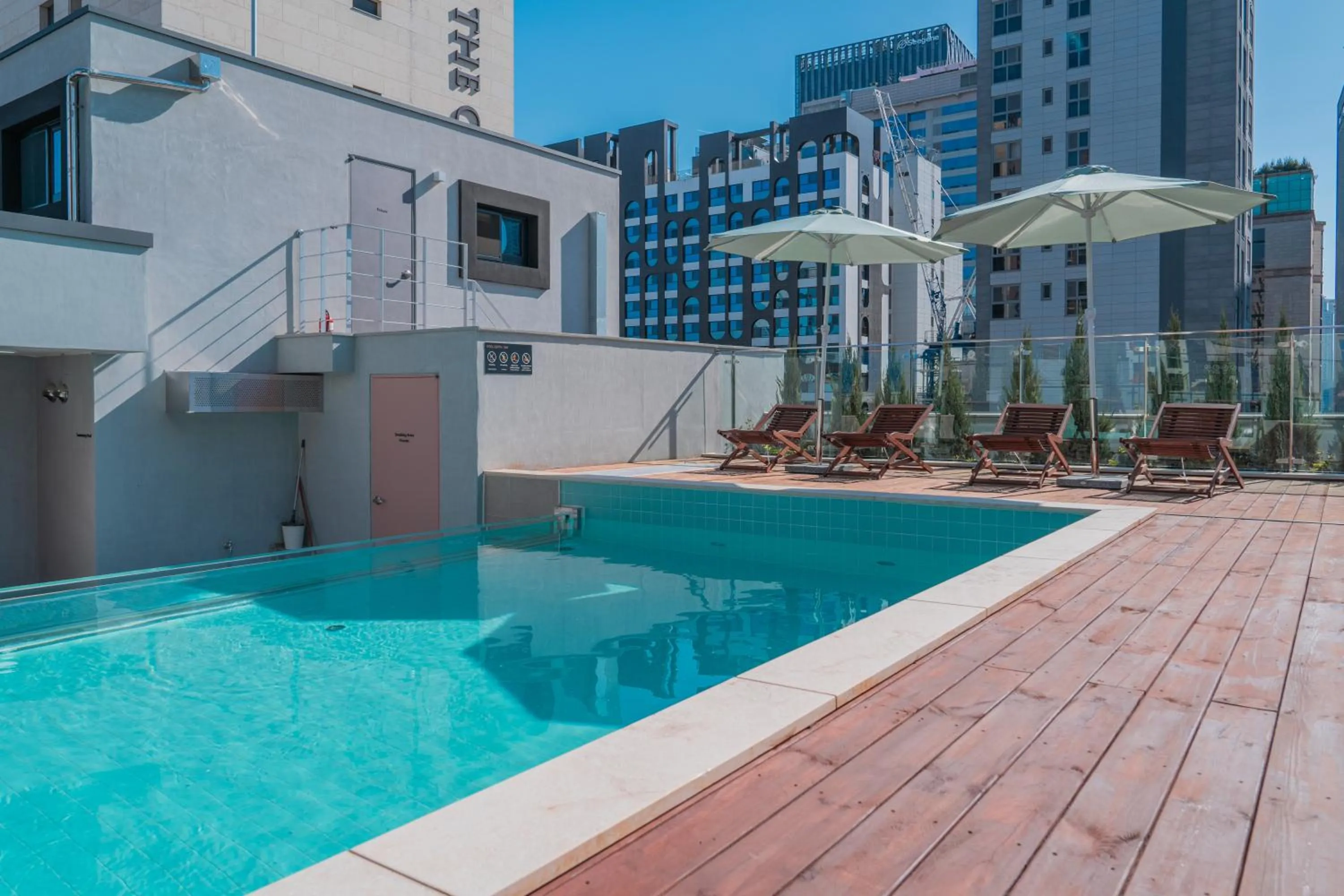 Swimming pool in Jamsil Orosie Tourist Hotel