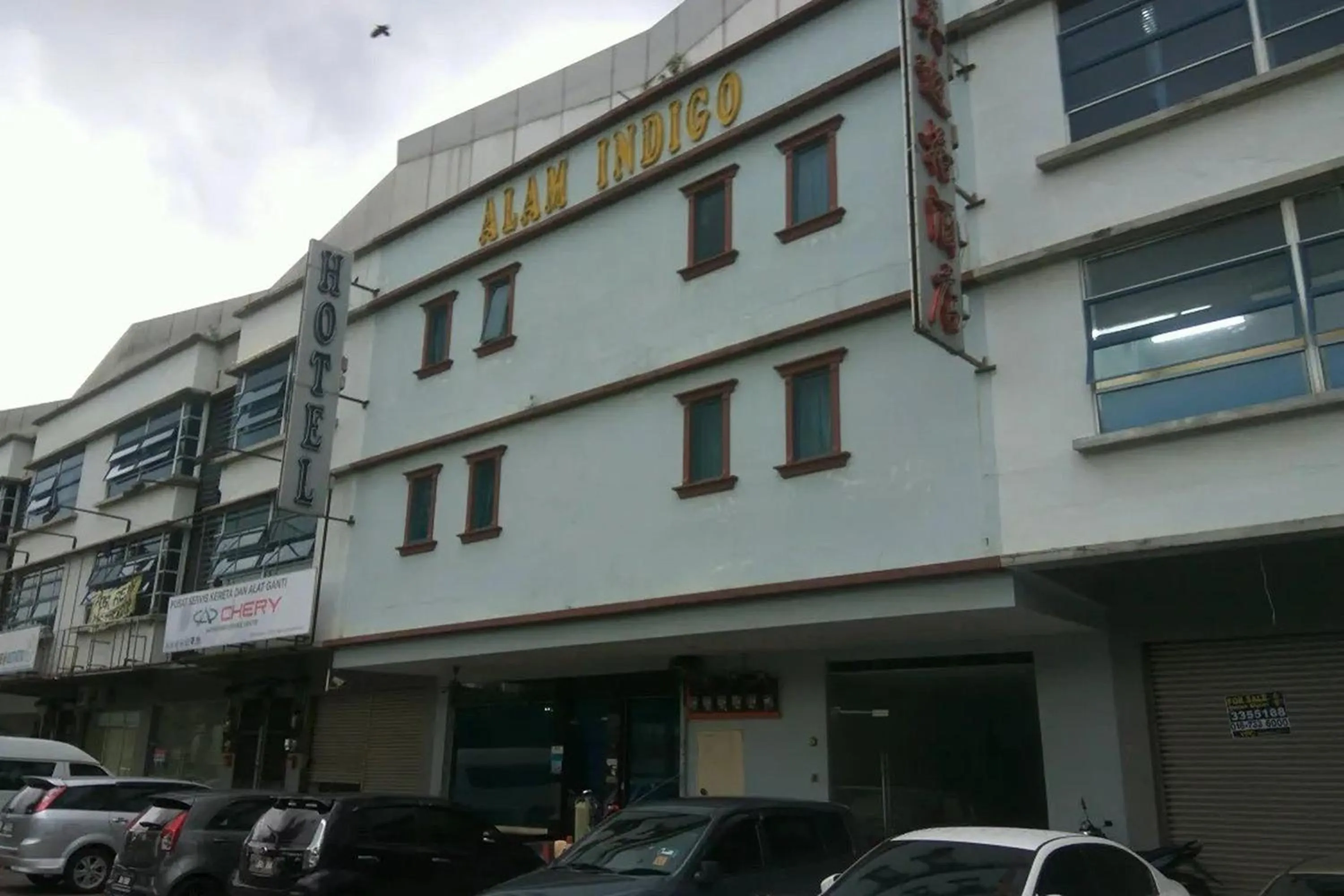 Property building in Hotel Alam Indi