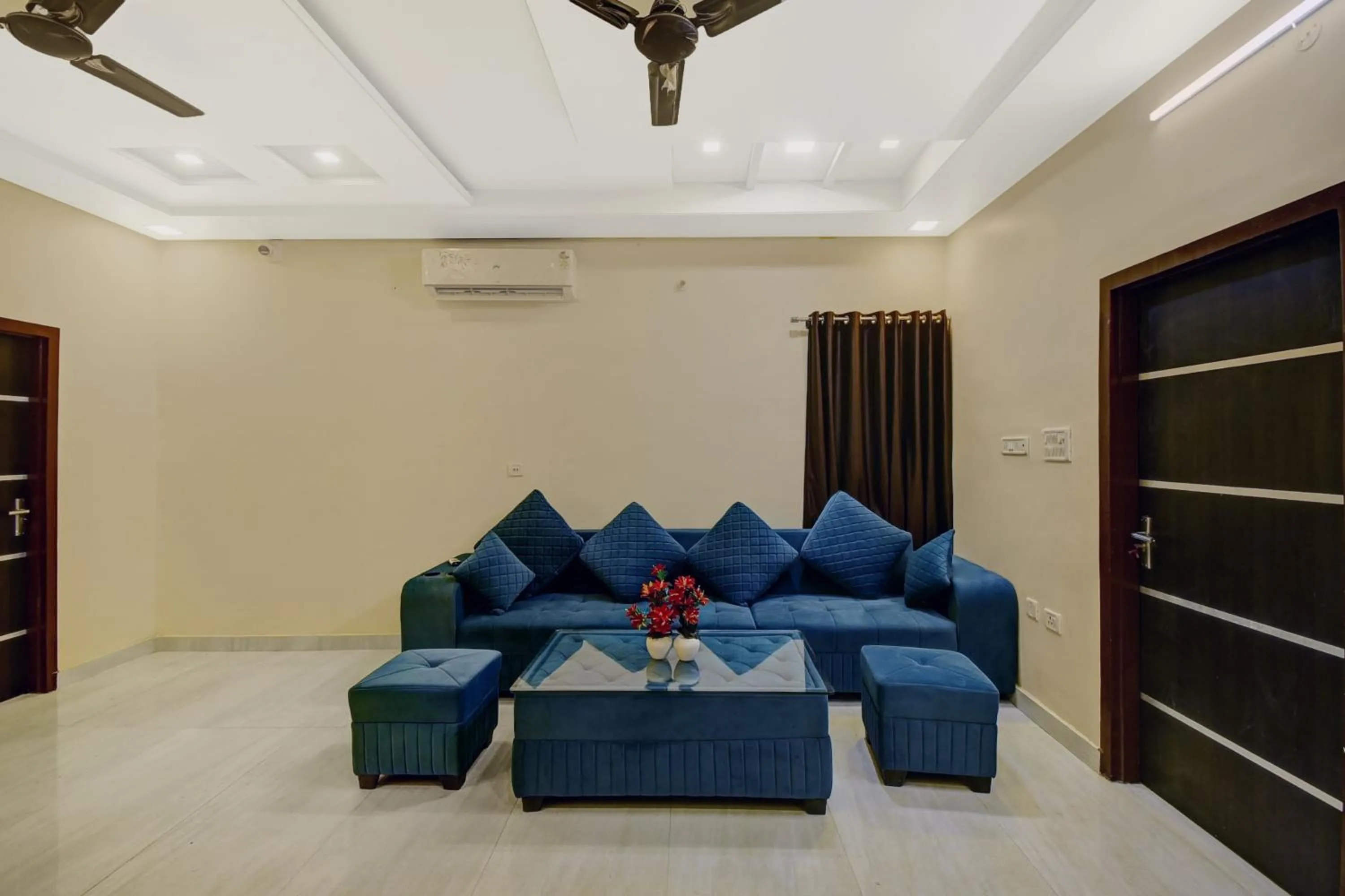 Lobby or reception in Hotel O Neelkanth