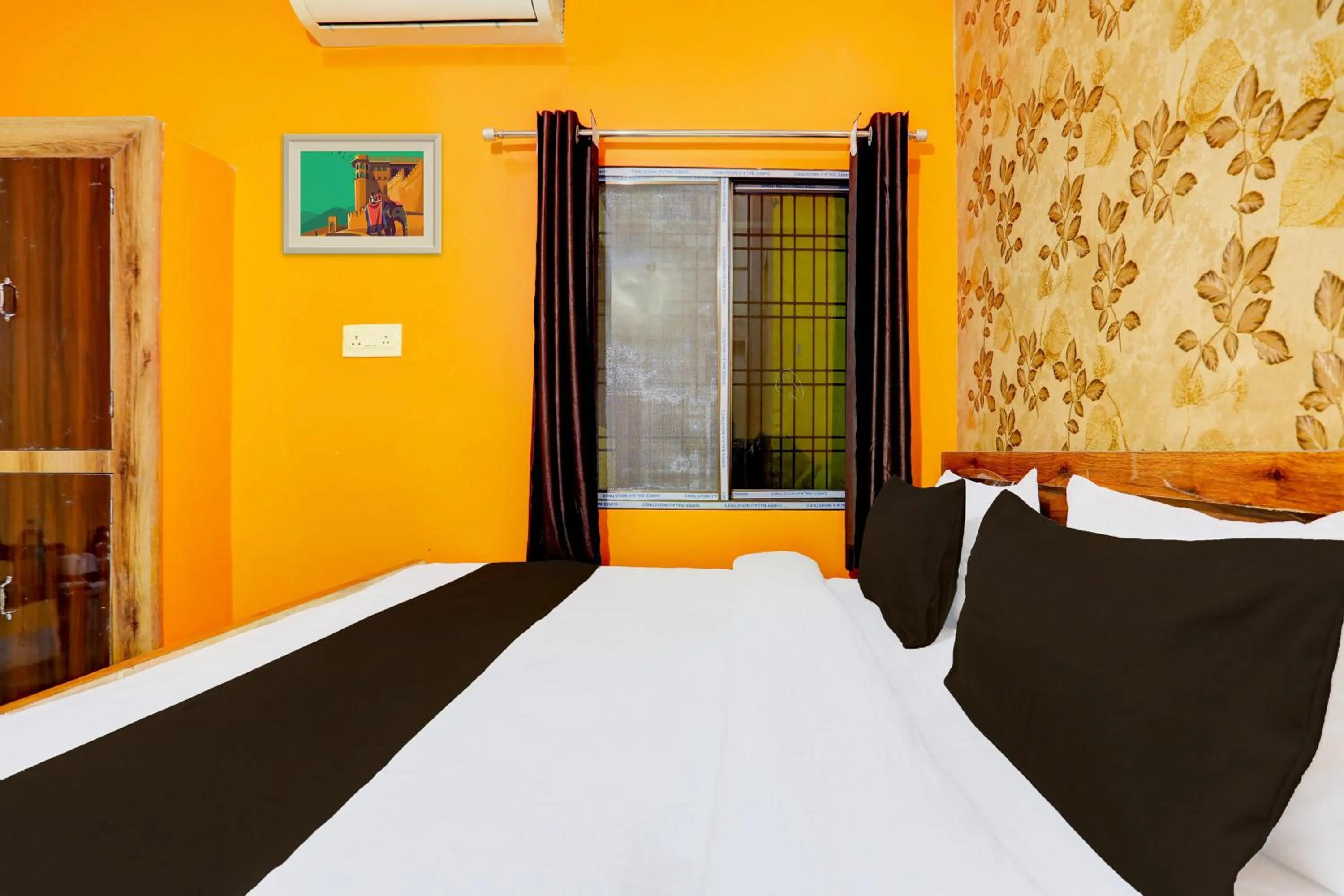 Bedroom, Bed in Hotel O Value