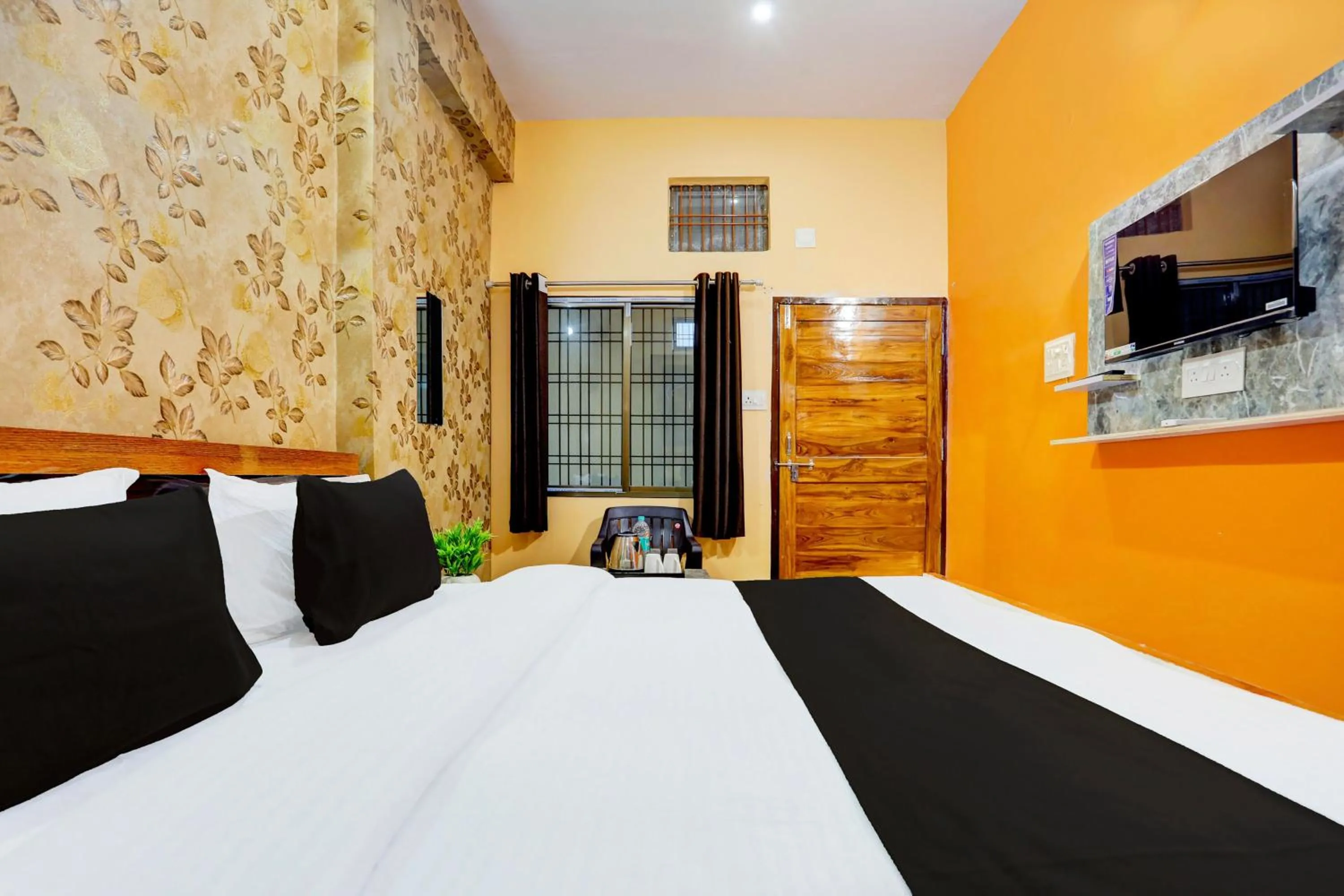 Bedroom, Bed in Hotel O Value