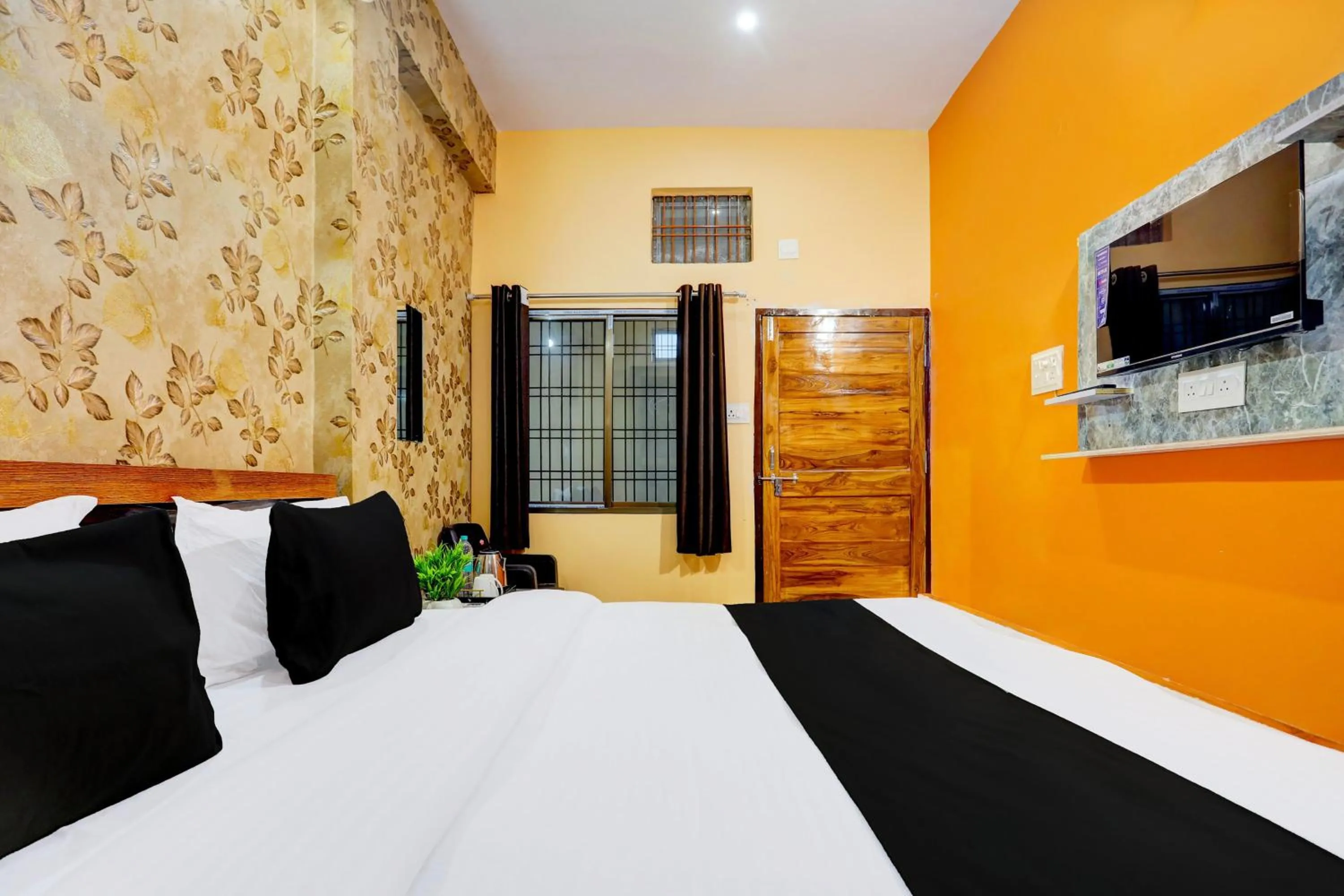 Bedroom, Bed in Hotel O Value