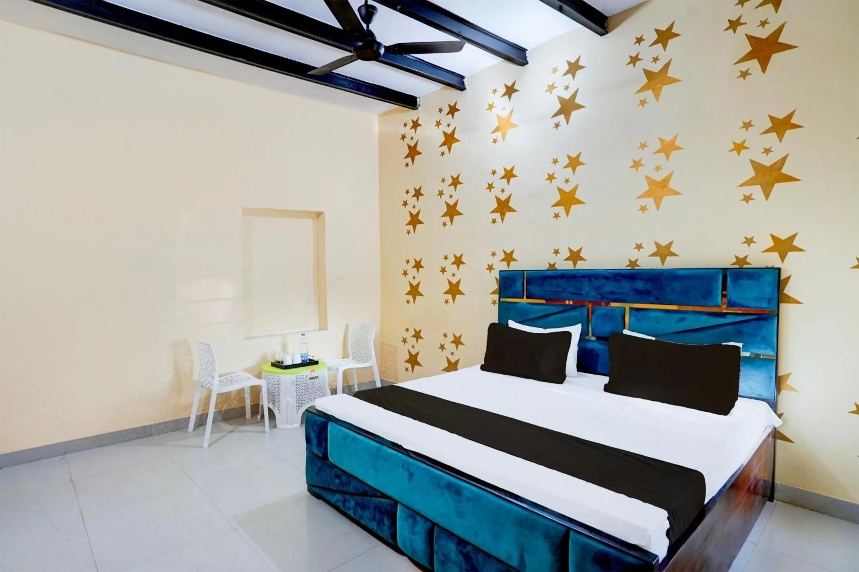 Bedroom in Hotel O YAMUNA RESORT