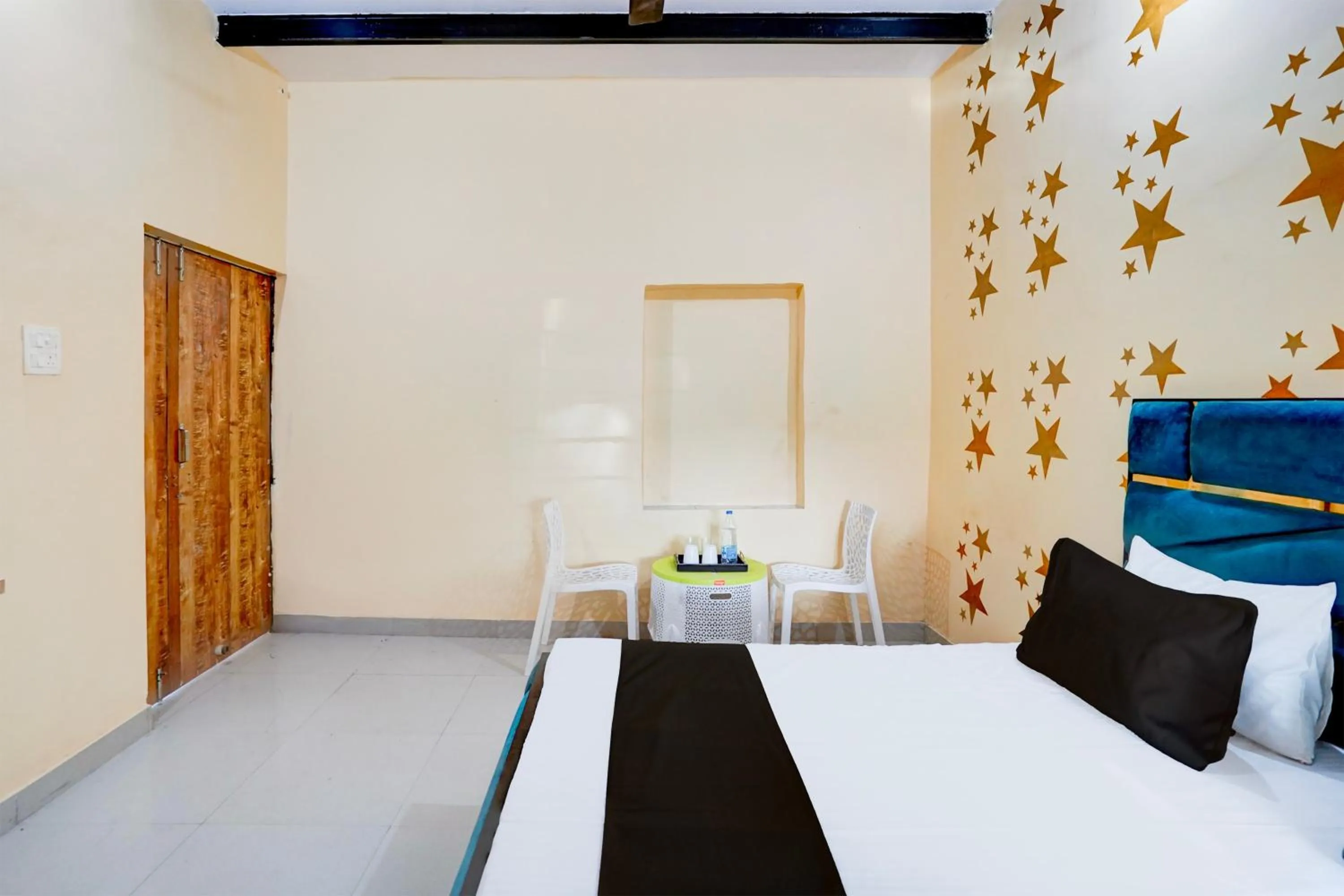 Bedroom in Hotel O YAMUNA RESORT