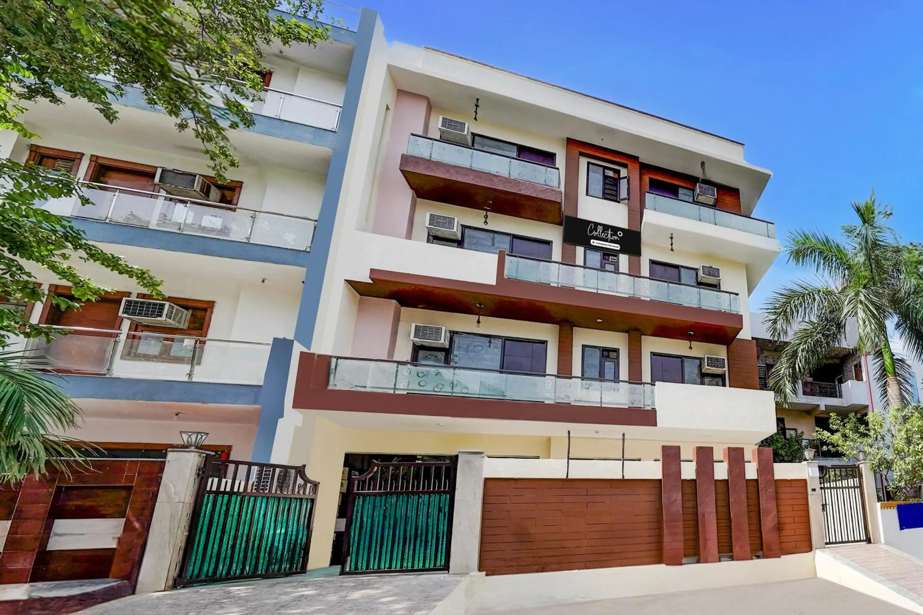 Facade/entrance in Super Collection O Sector 70 Noida