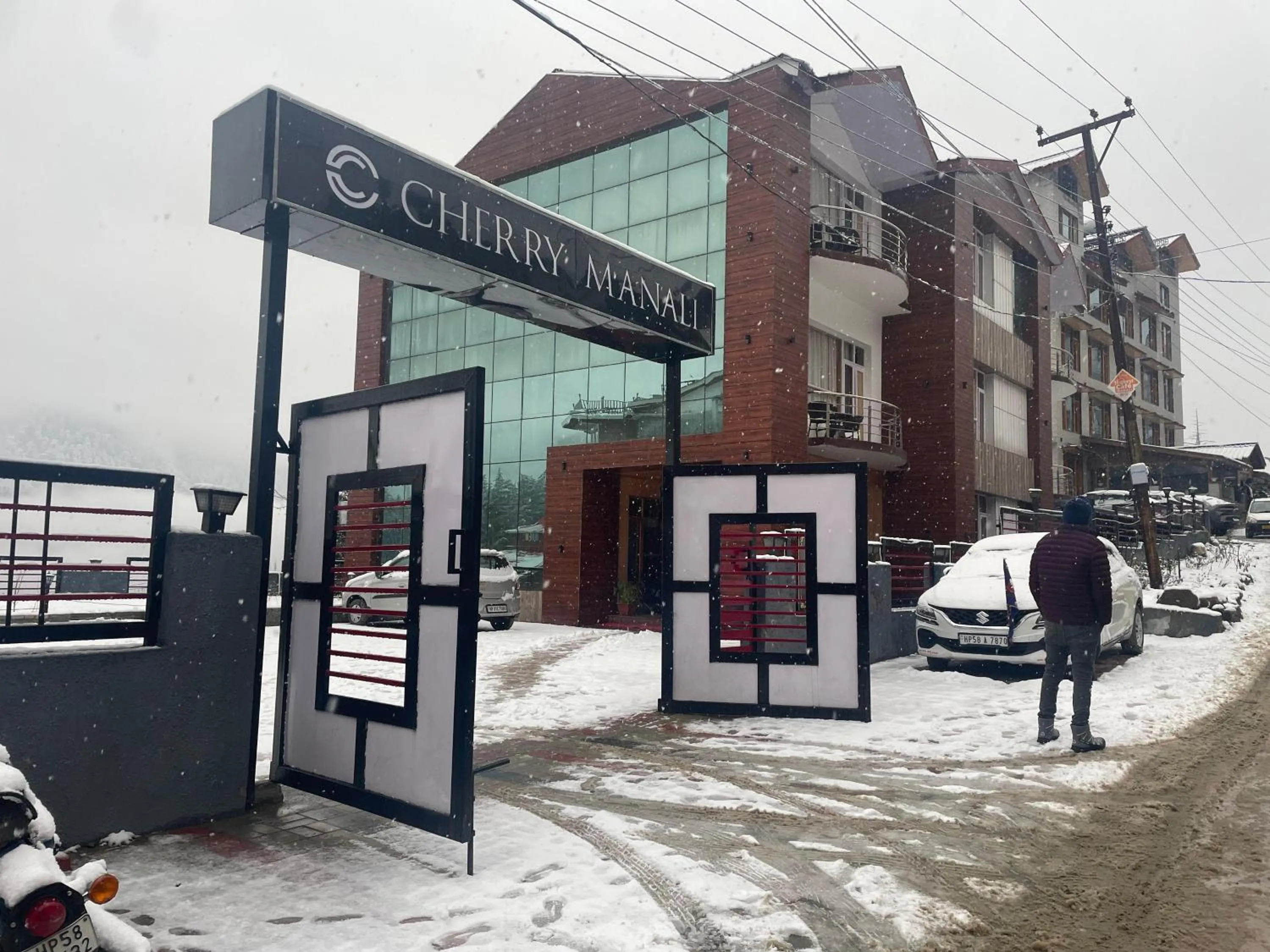 Property building in Hotel Cherry Manali
