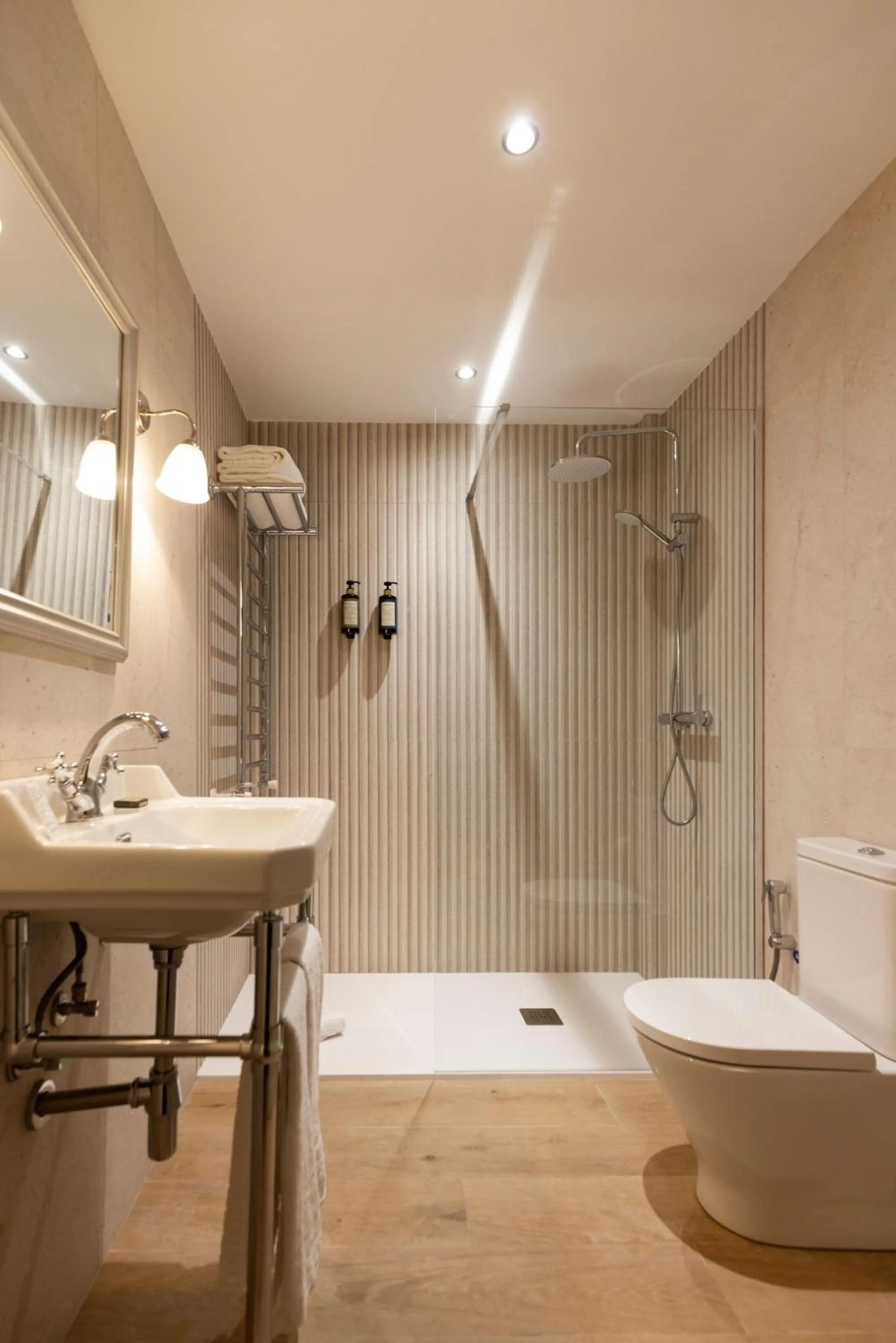 Bathroom in Hotel PAX Torrelodones